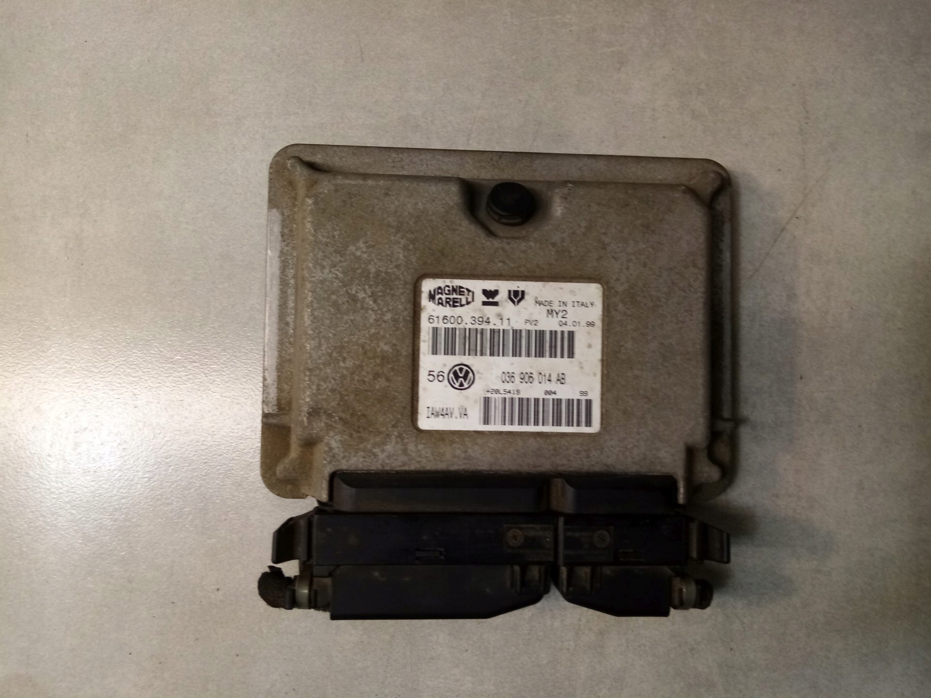 control unit of the engine GOLF IV 1.4 16V 036906014AB