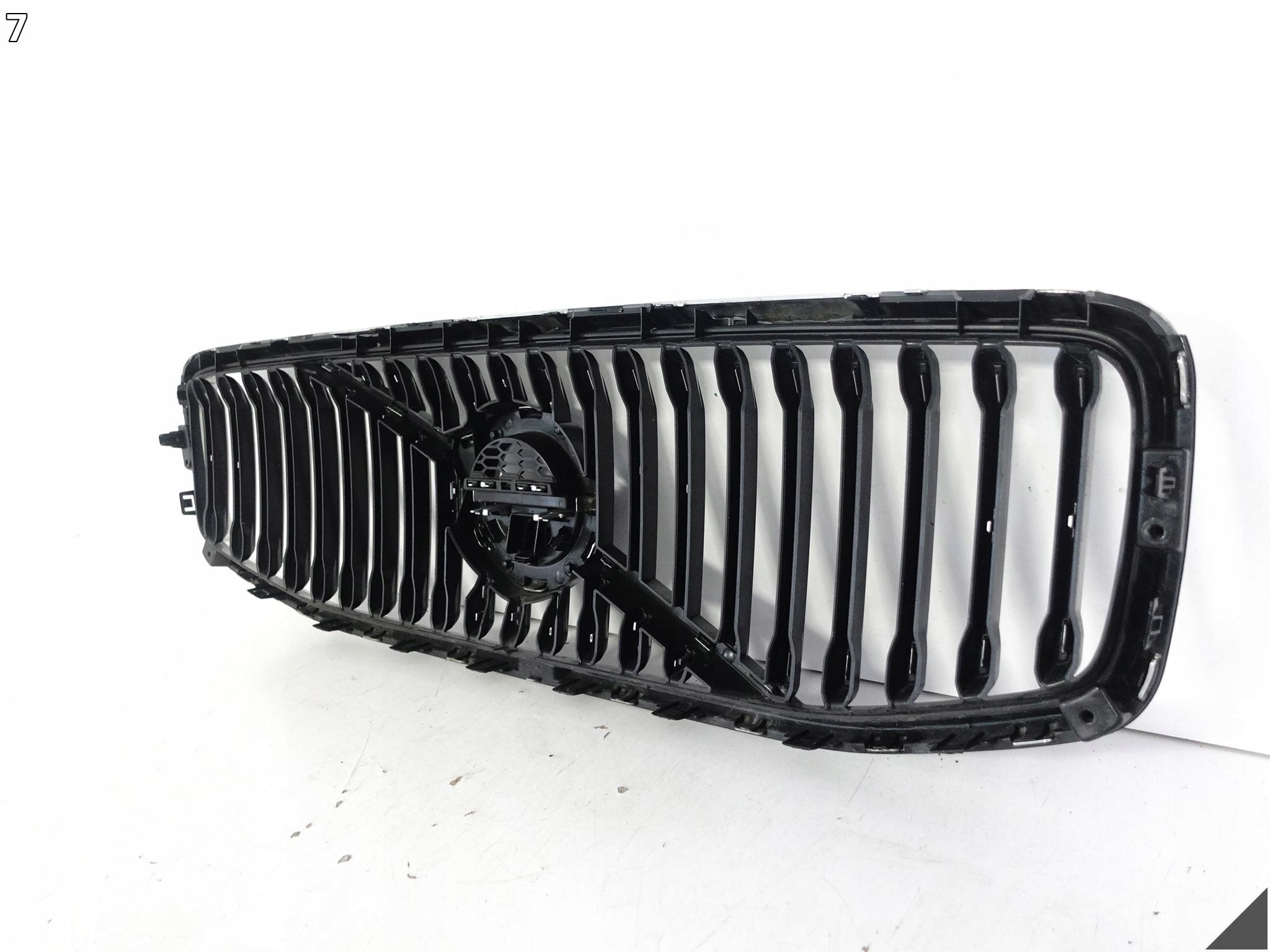 VOLVO XC60 II (2 GENERACJA) 17-21 bumper grill grille radiator front
