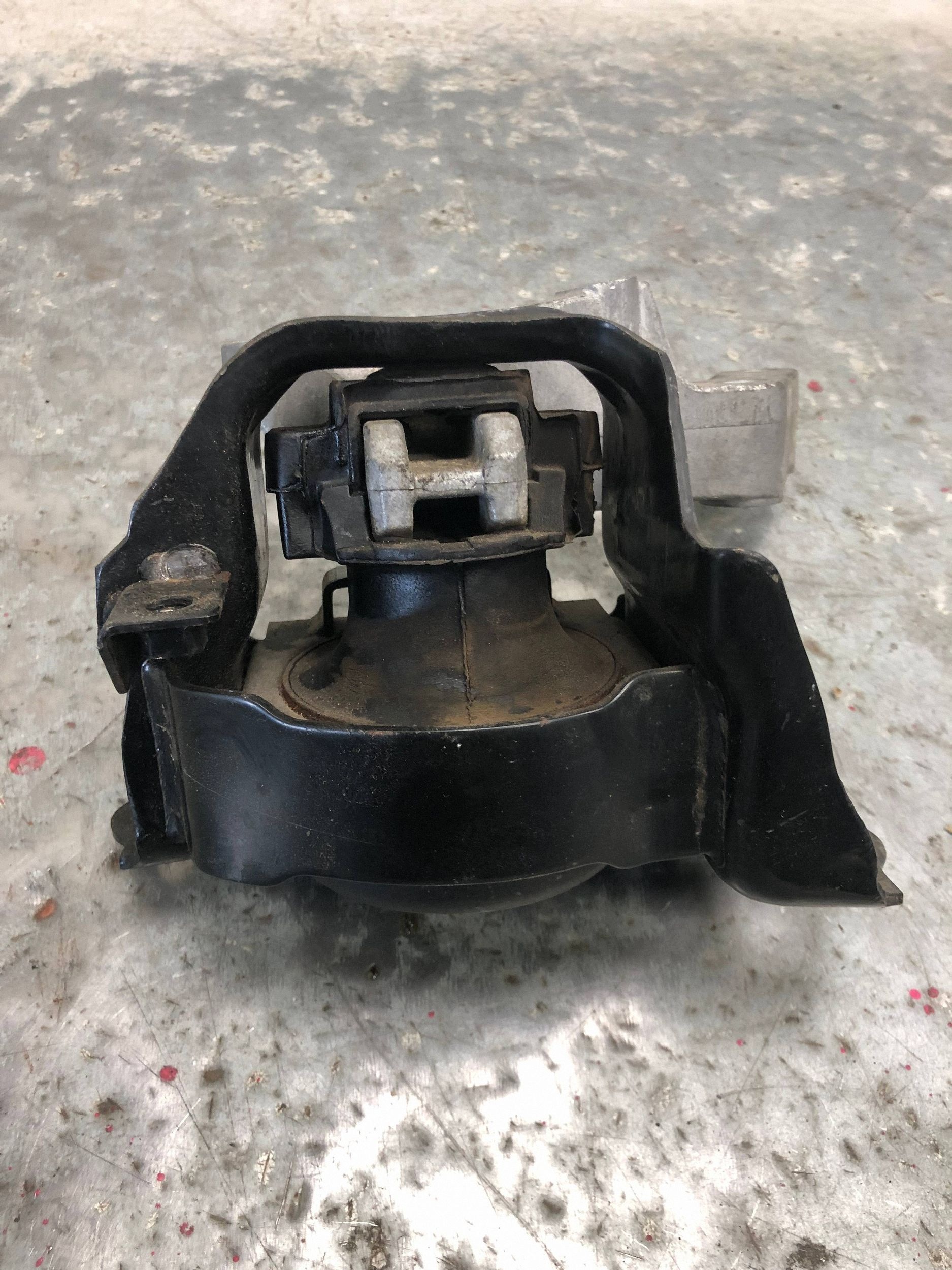 holder engine mount 1.6 HR16 NISSAN VERSA