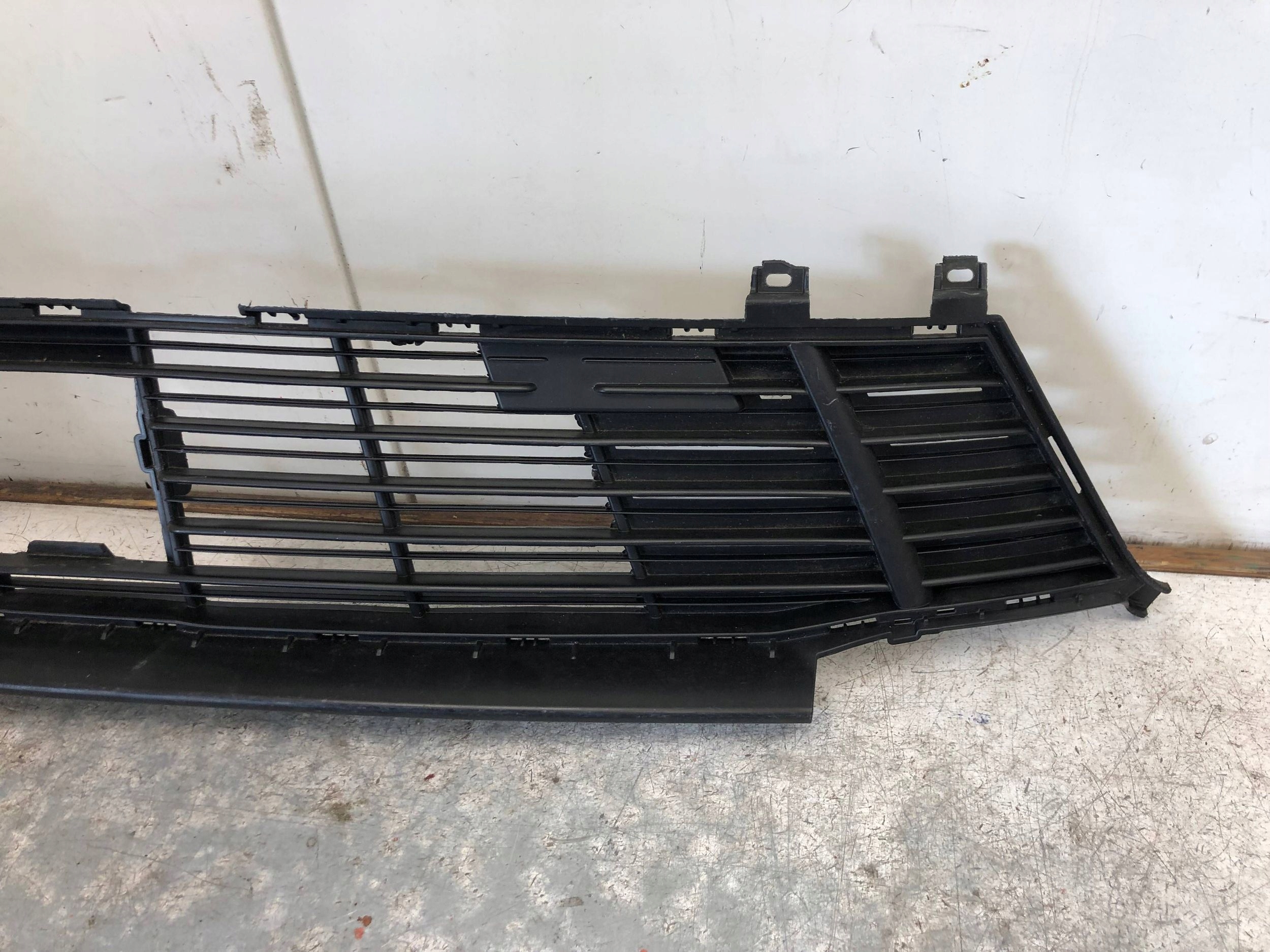 Lüftungsgitter mitte der Stoßstange CITROEN DS7 CROSSBACK 9820329177