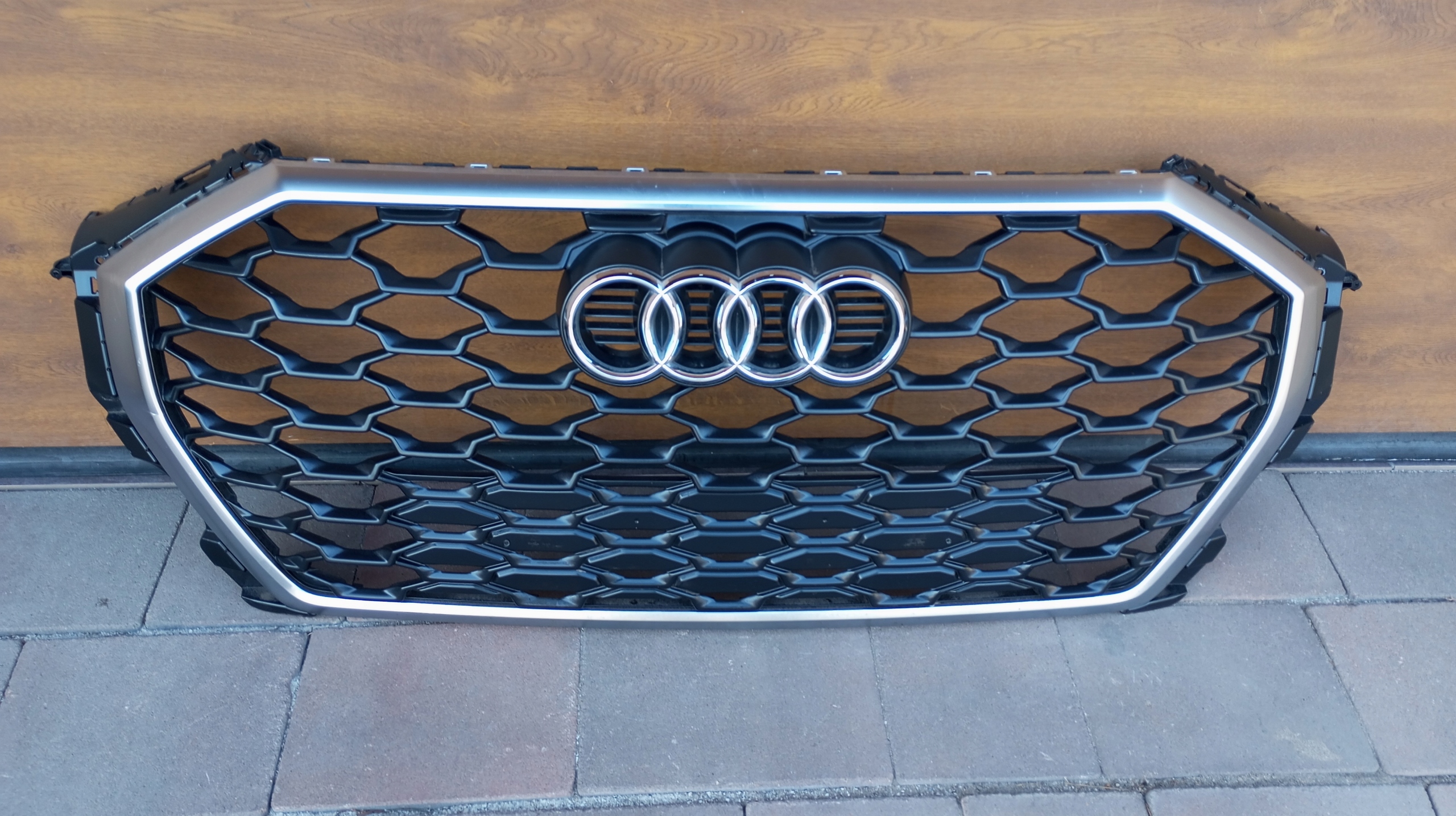 Audi Q3 Kühlergrill FRONTGRILL Kühlergitter - Thumbnail 1