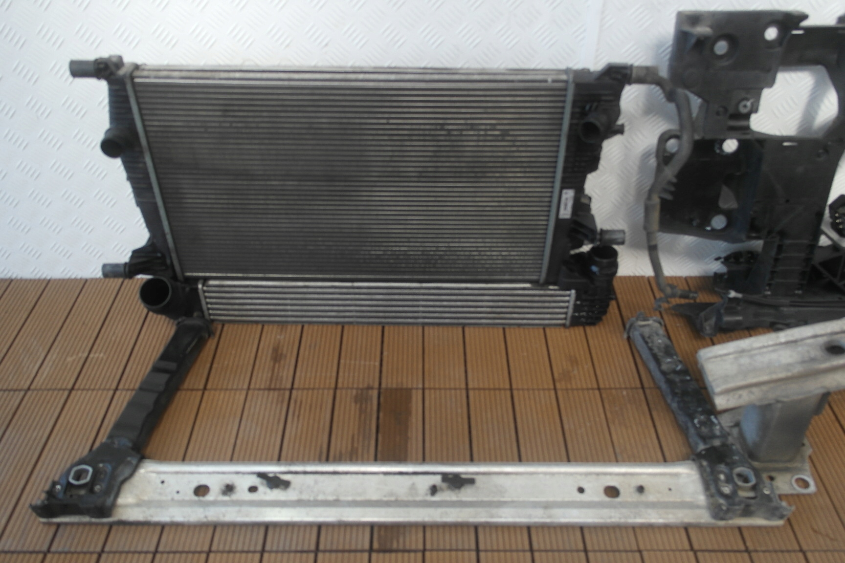 RENAULT MEGANE III 08-16 1.5 DCI support panel for radiators radiator siders pillar OE