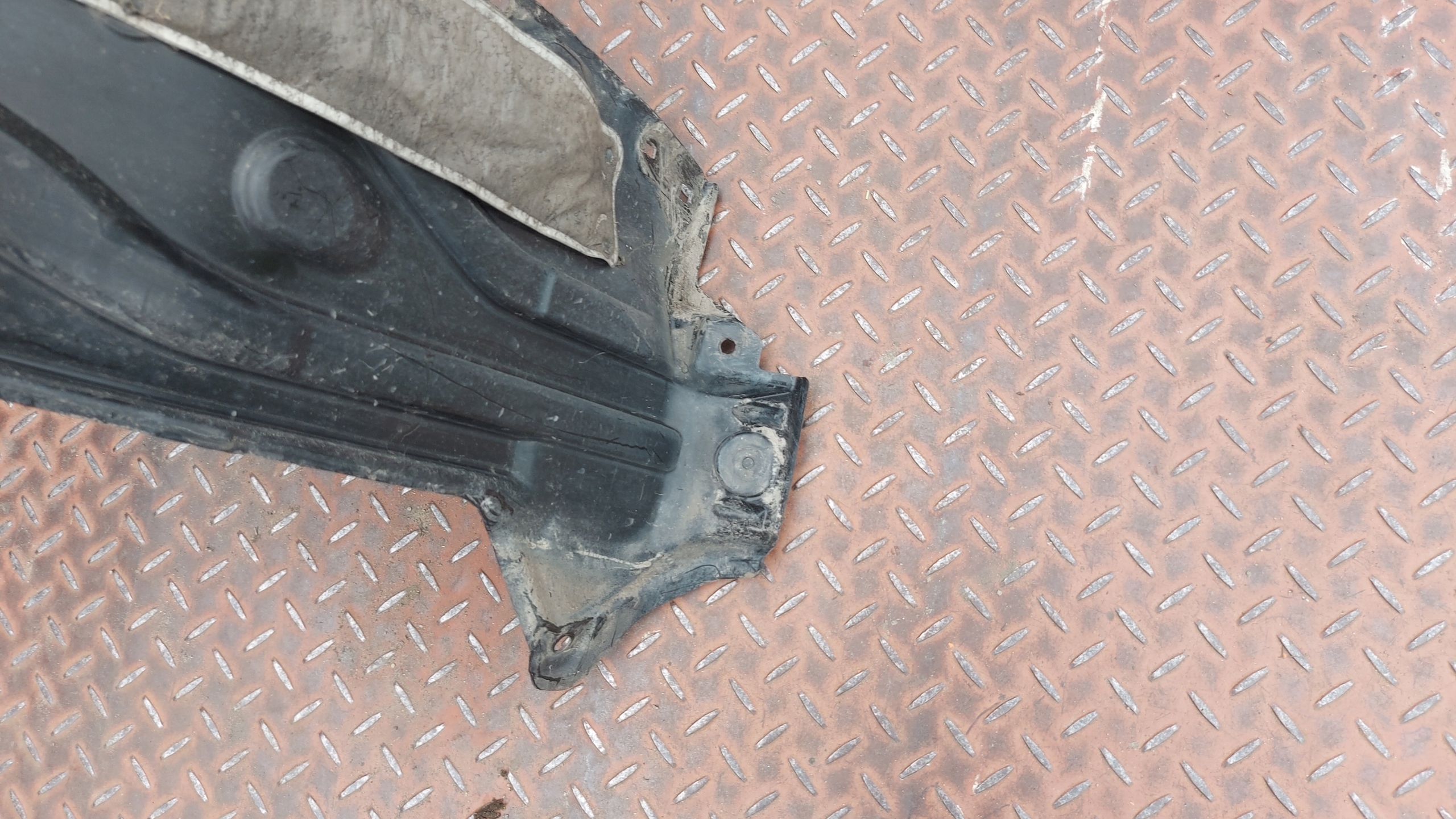 mudguard right front TOYOTA COROLLA E21 19- KOMBI