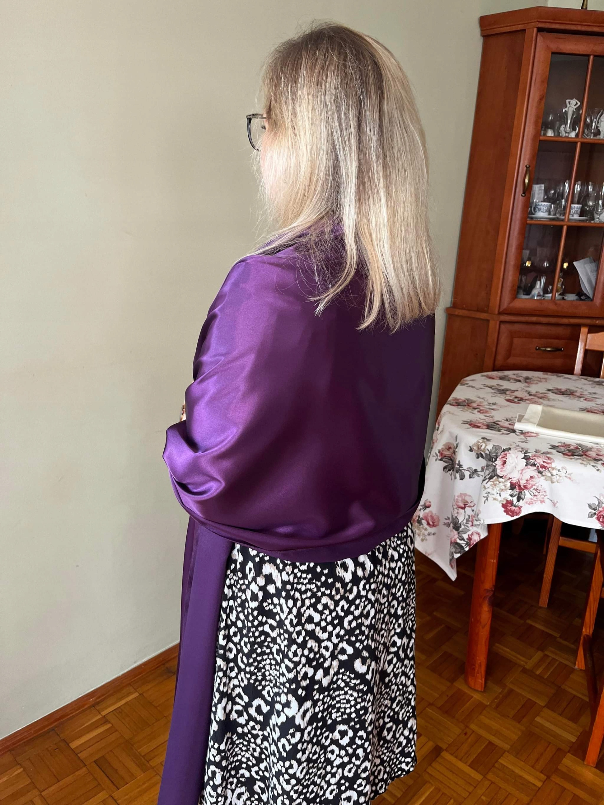 SZAL SATYNOWY DO SUKIENKI SUKNI NA WESELE ŚLUB WIECZÓR ŚLIWKOWY Model AGNIESZKA