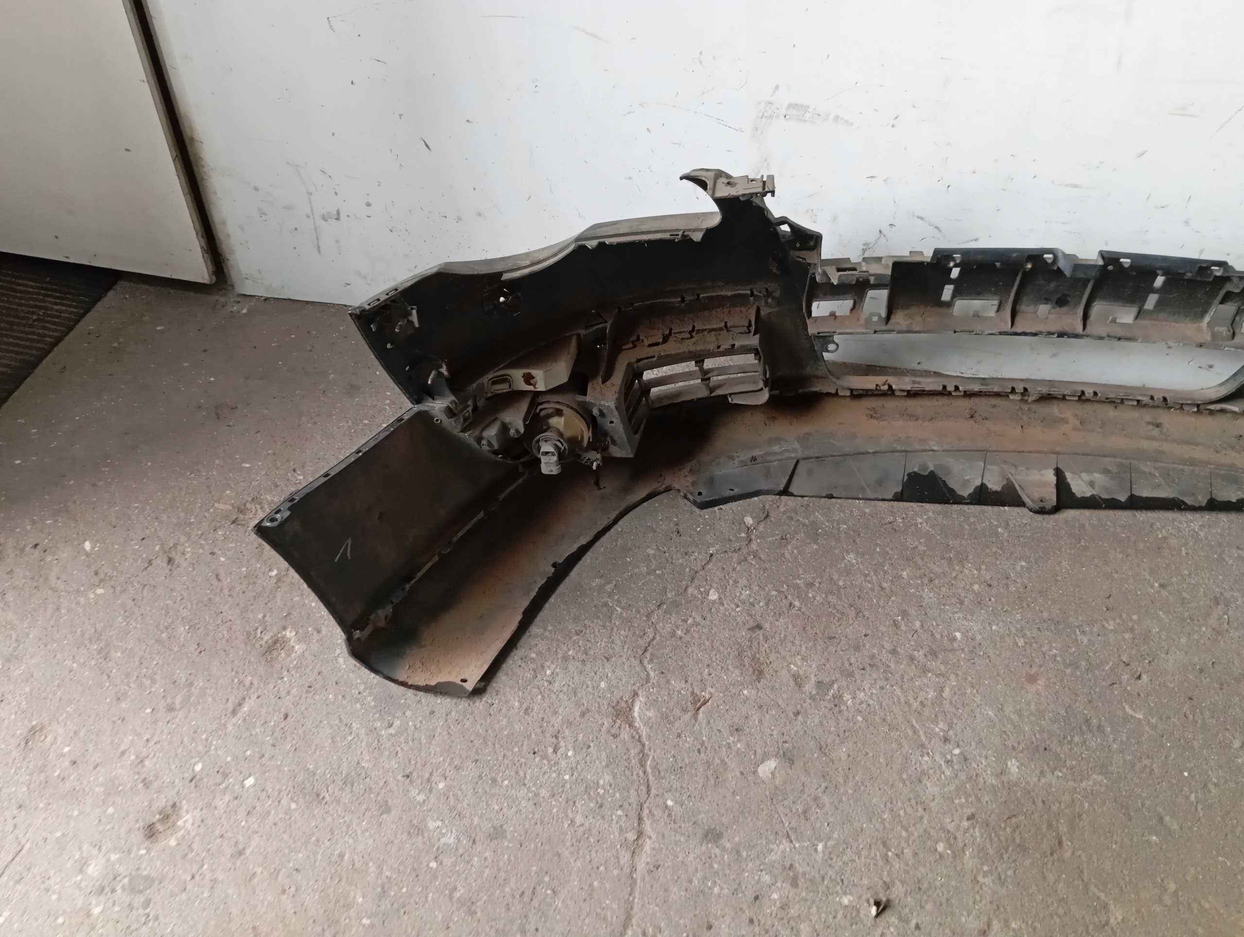 nárazník předek přední VW PASSAT B6