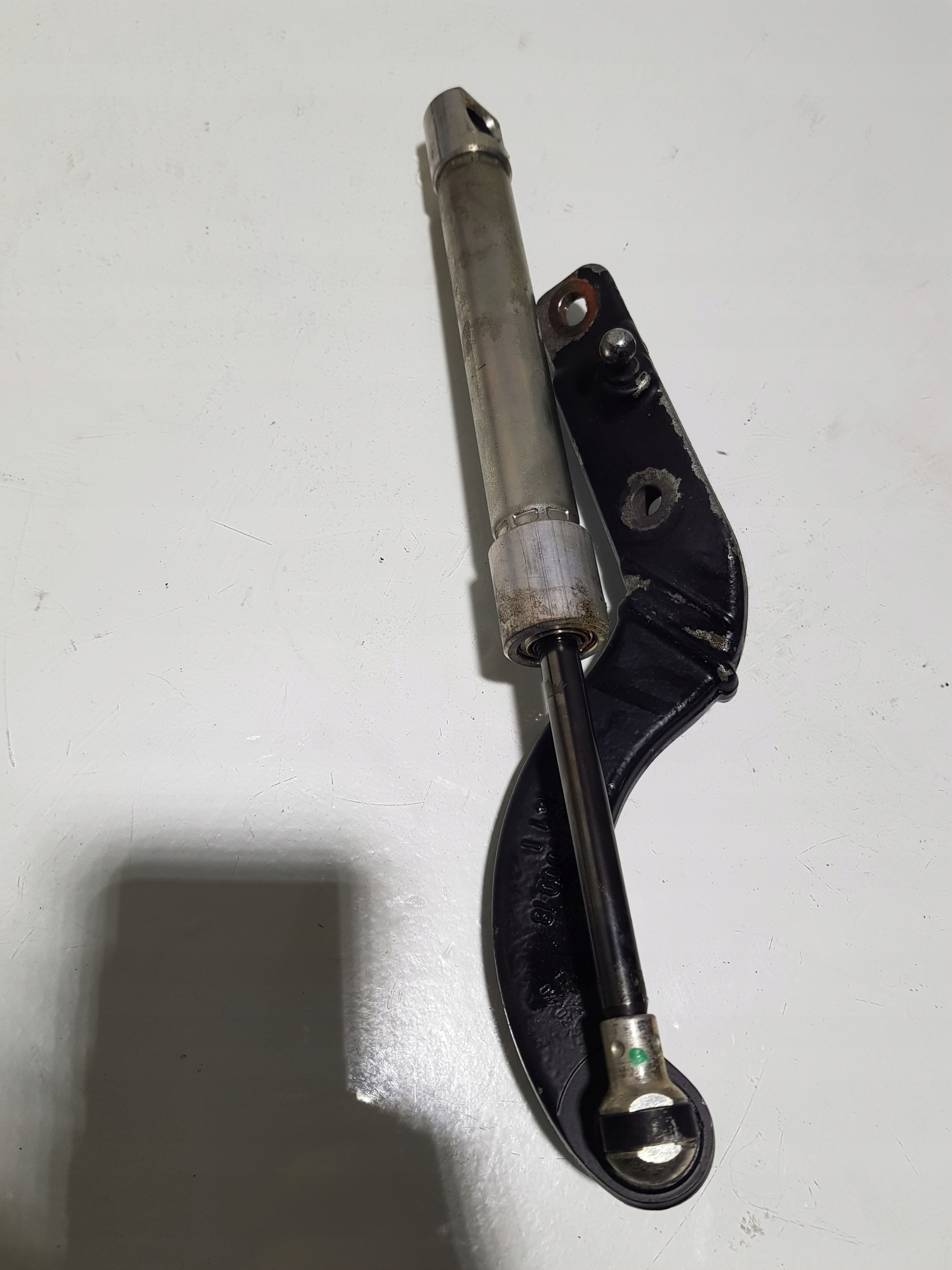 A1647400018 - MERCEDES W164 164 мл шарнир заслонки приводы