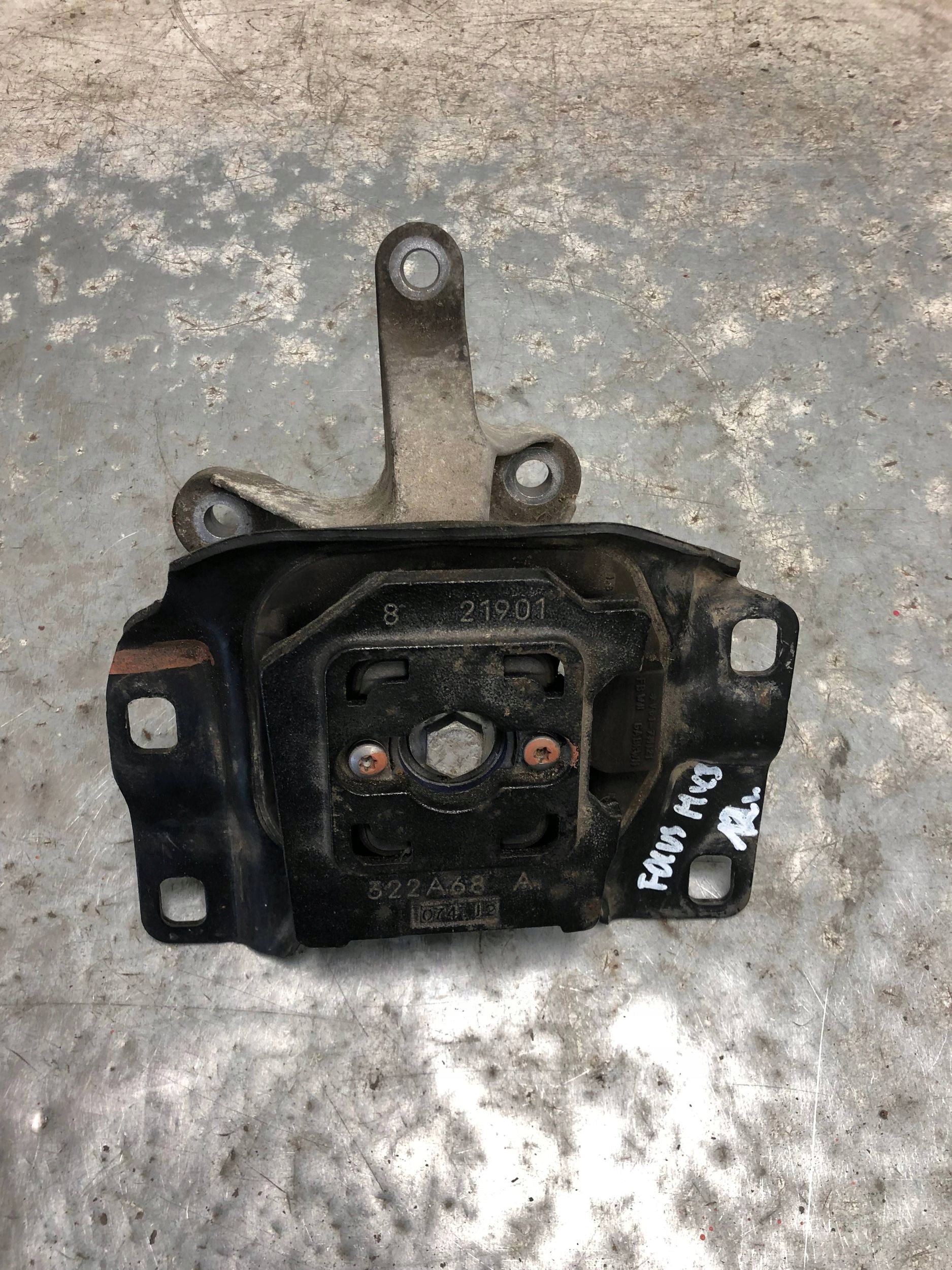 holder gearbox mounting FORD FOCUS MK3 CV61-7M125-VA