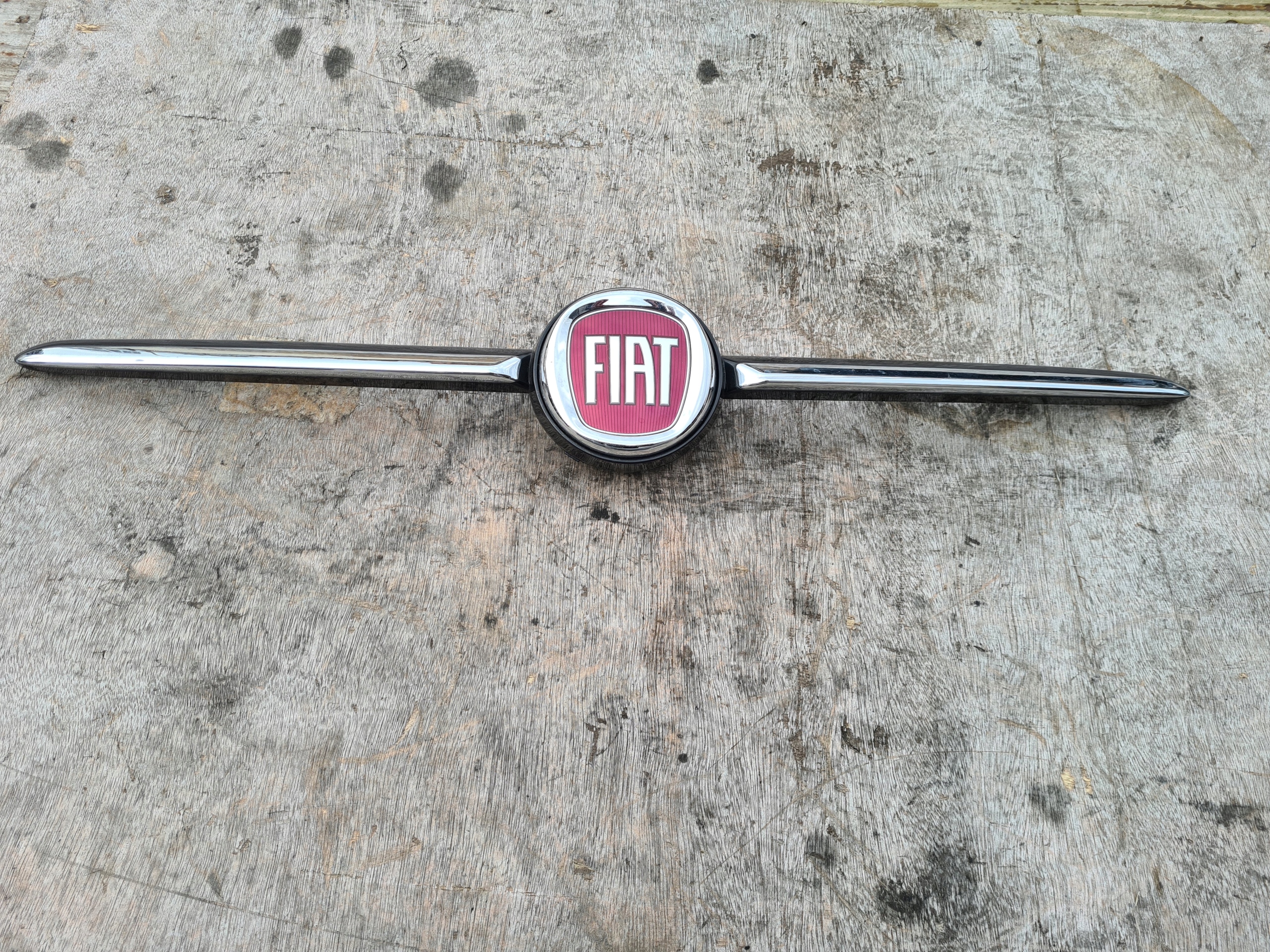 FIAT 500 рестайлинг Emblemat эмблема значок решетка радиатора 735637413