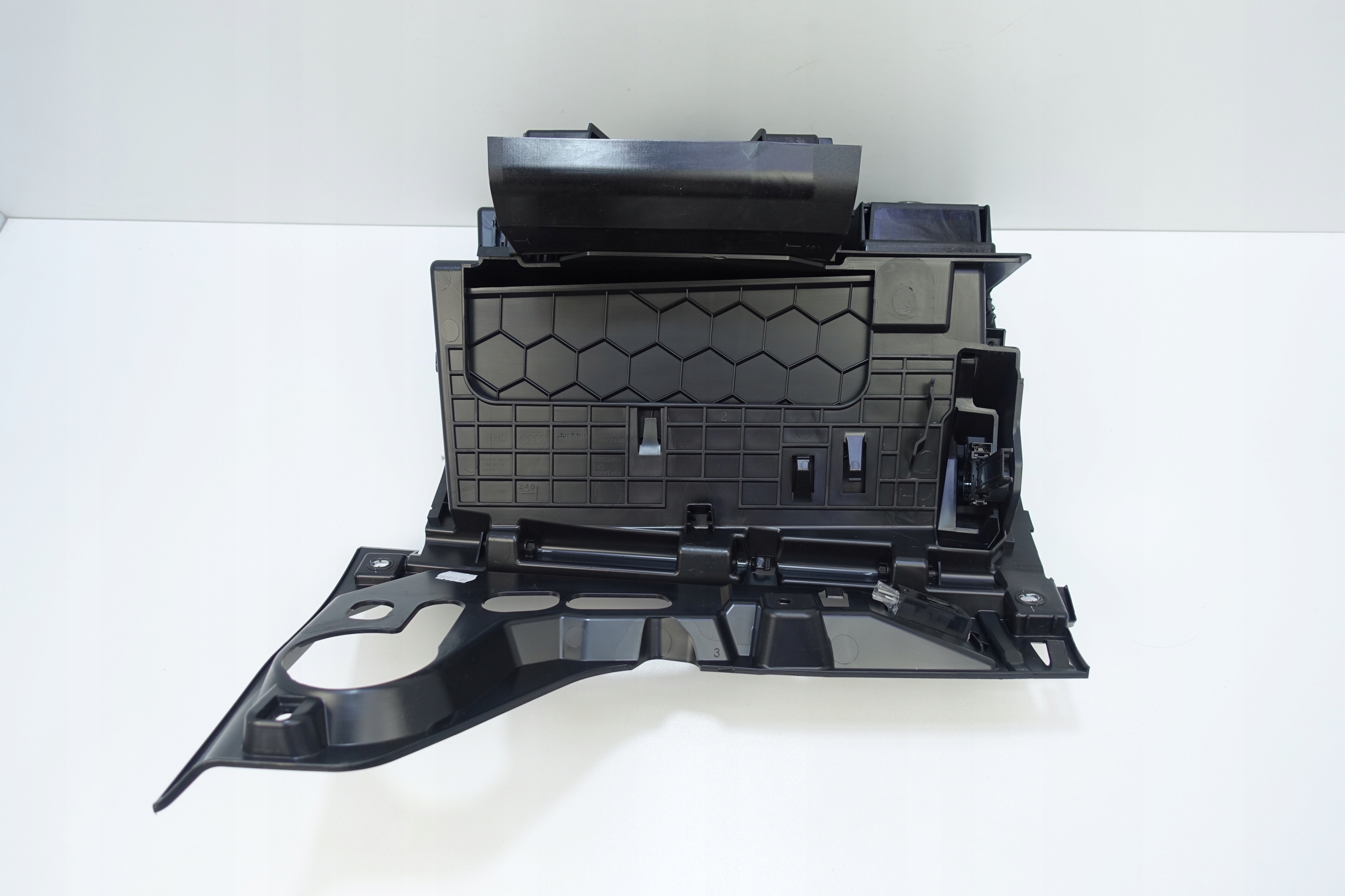 Handschuhfach des Beifahrers AUDI A1 II 82A 82C857035 UK