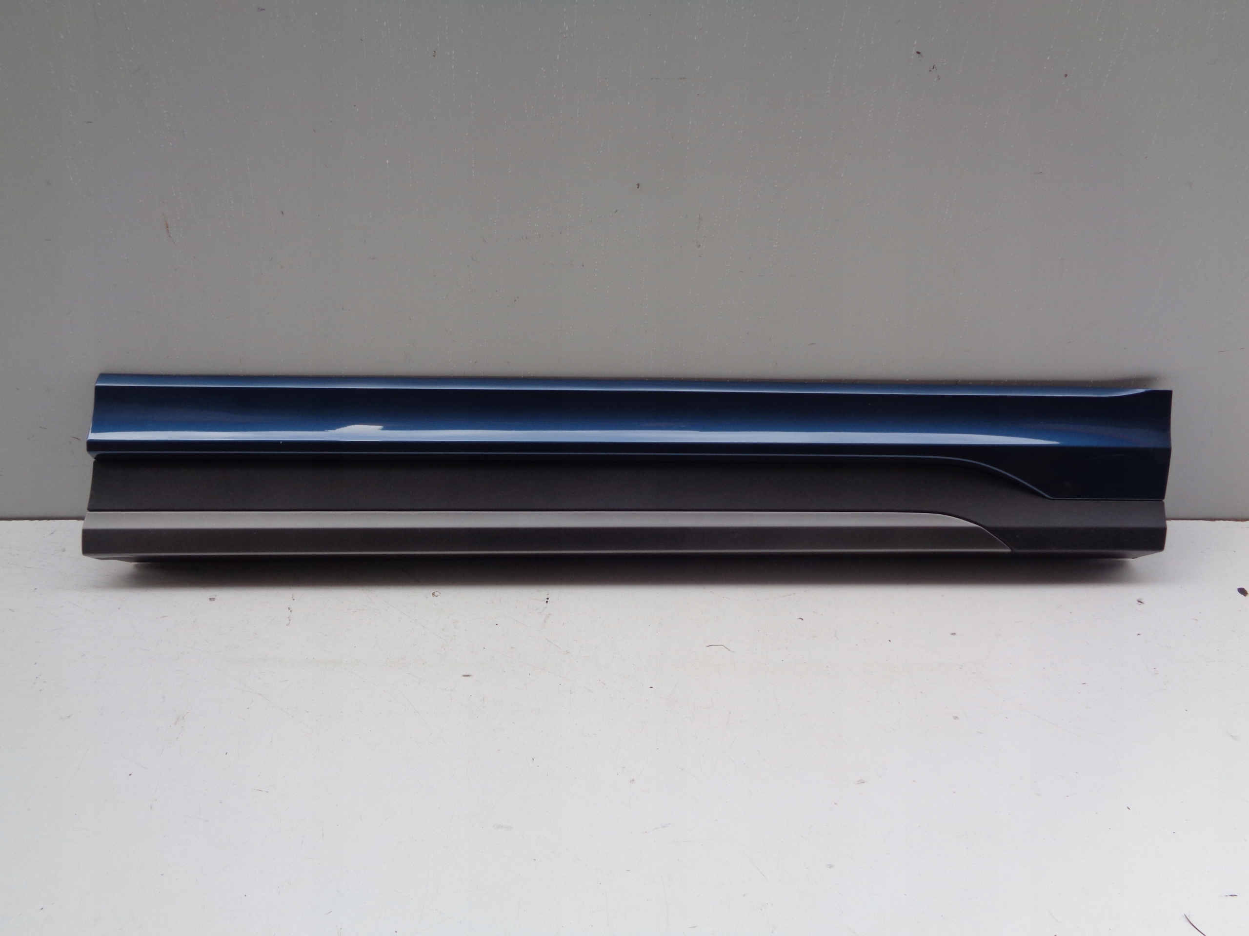 NO-WA-- moulding door right front LYNK CO&01 CO 01