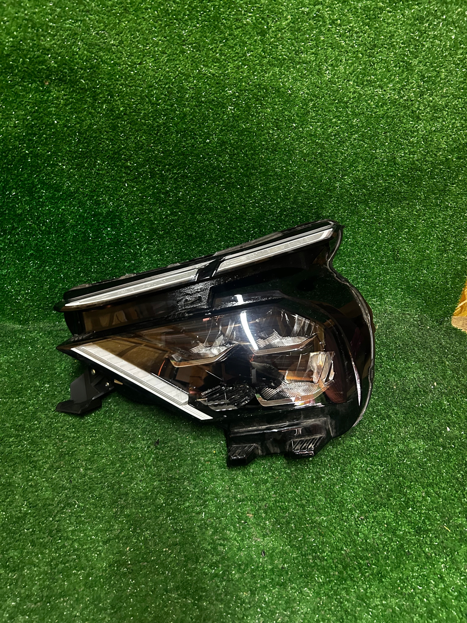 REFLEKTOR left CITROEN C4 III LIFT NR.R