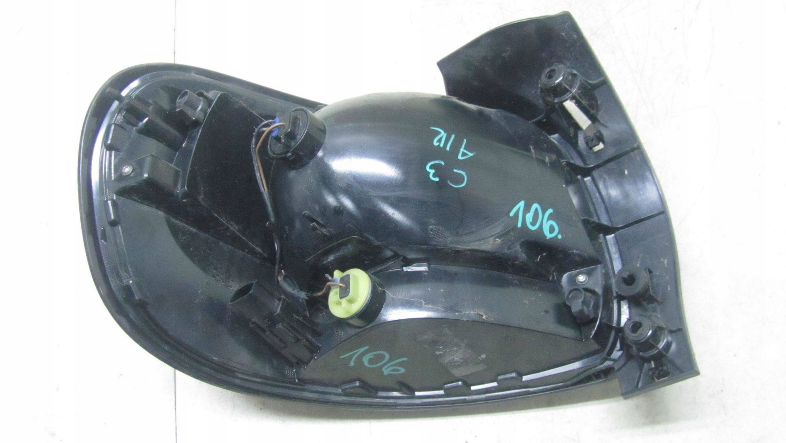 CITROEN C3 AIRCROSS LAMPA PRAWA TYŁ TYLNA 17- Strona zabudowy prawa