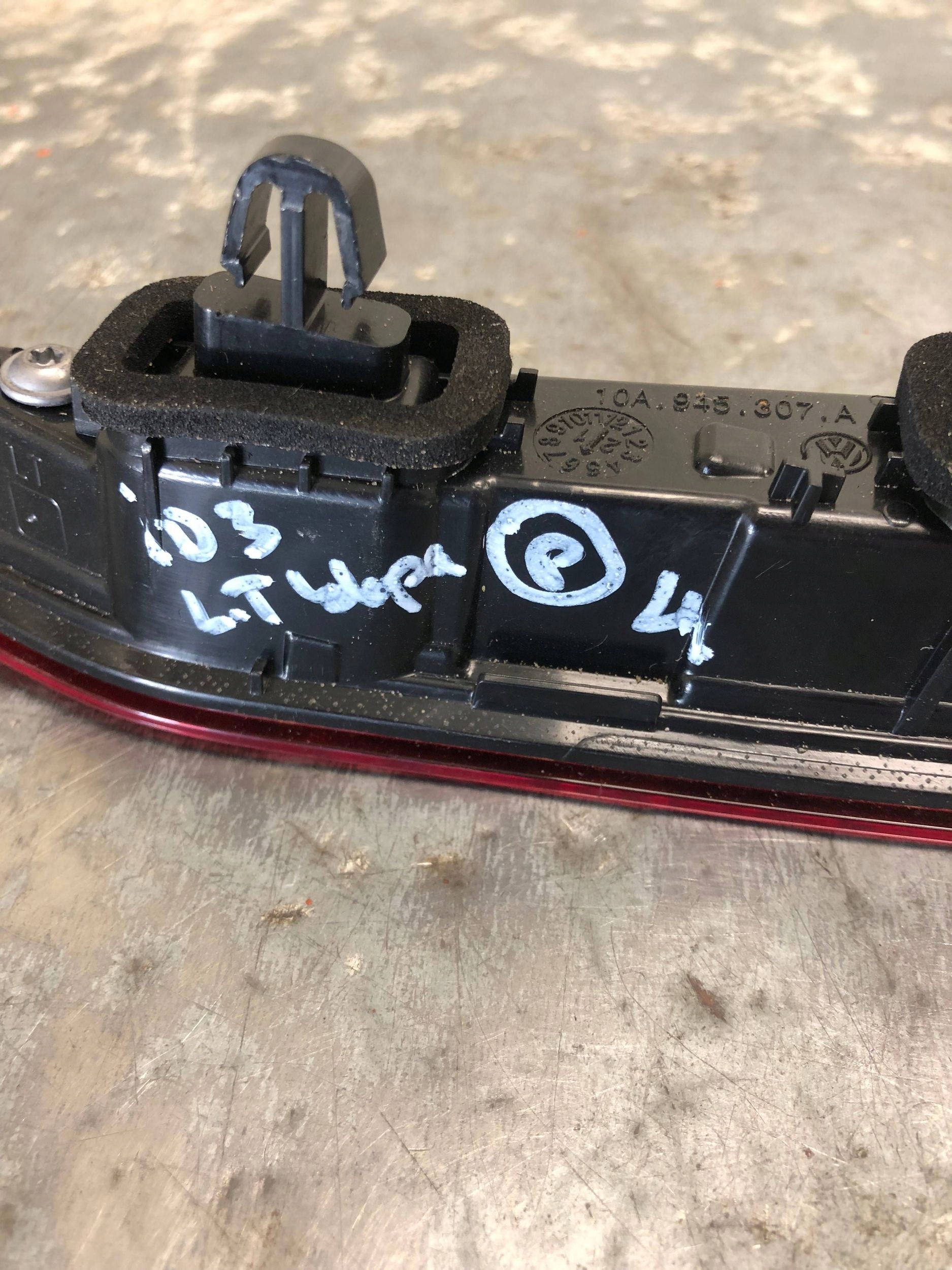 light left rear part to the bonnet VW ID3 ID.3 10A945307A