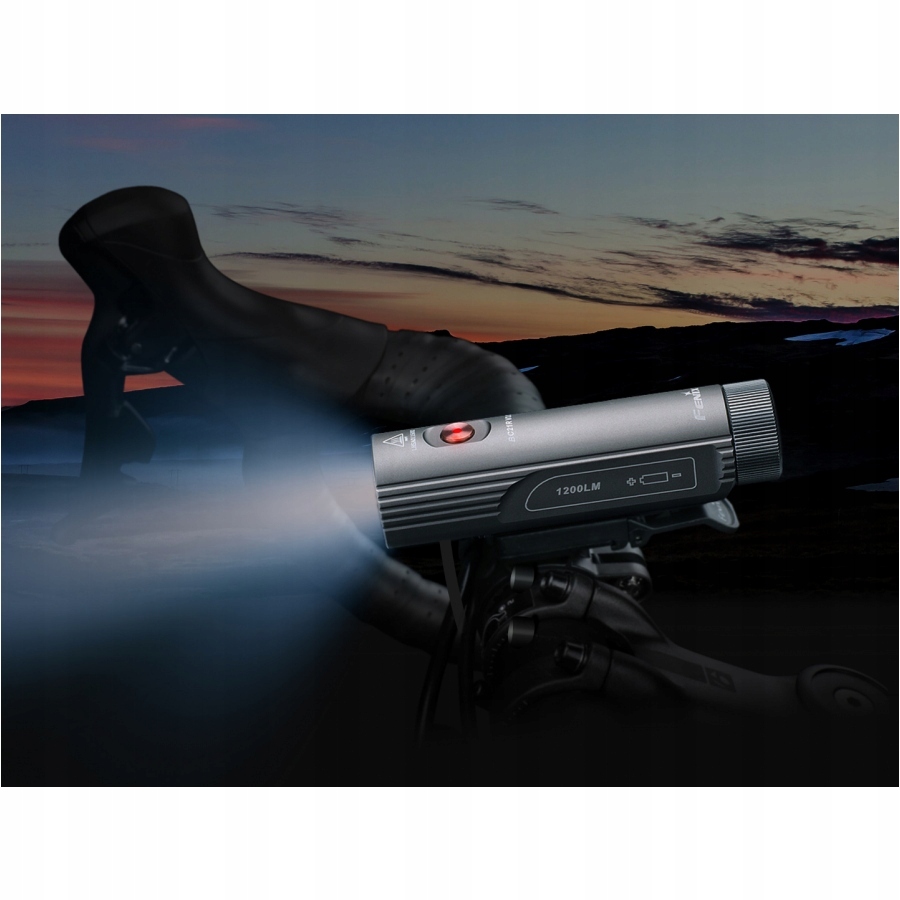 LATARKA ROWEROWA FENIX BC21R V3.0 + MONTAŻ Waga 157 g