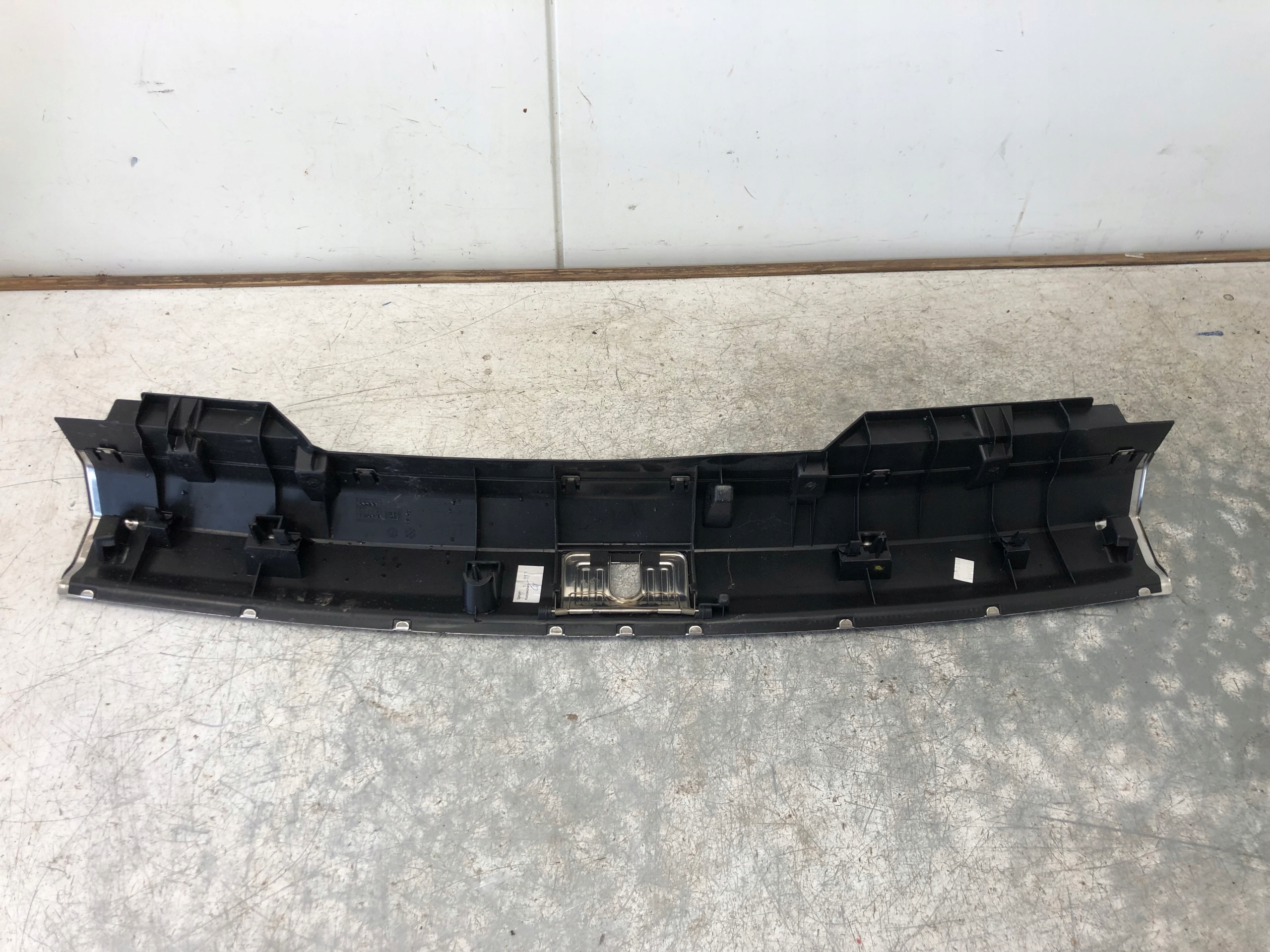 cover of the threshold boot AUDI A4 B8 KOMBI 8K9864483A