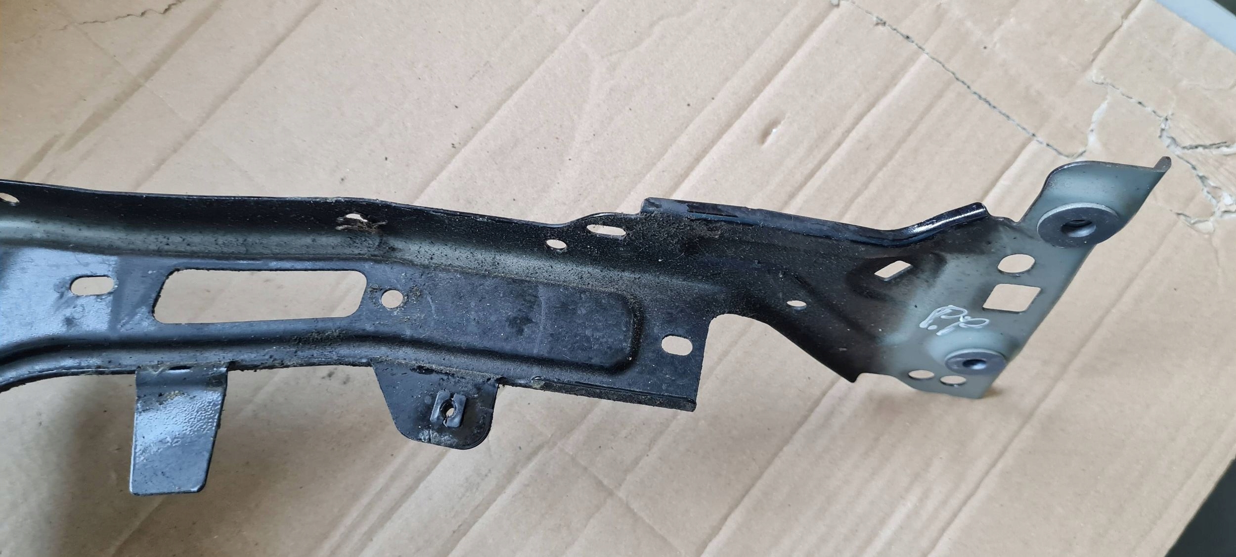 S4 B9 8W A4 Poignée Support plaque Console Aile Droite LY9T 8W0821136C