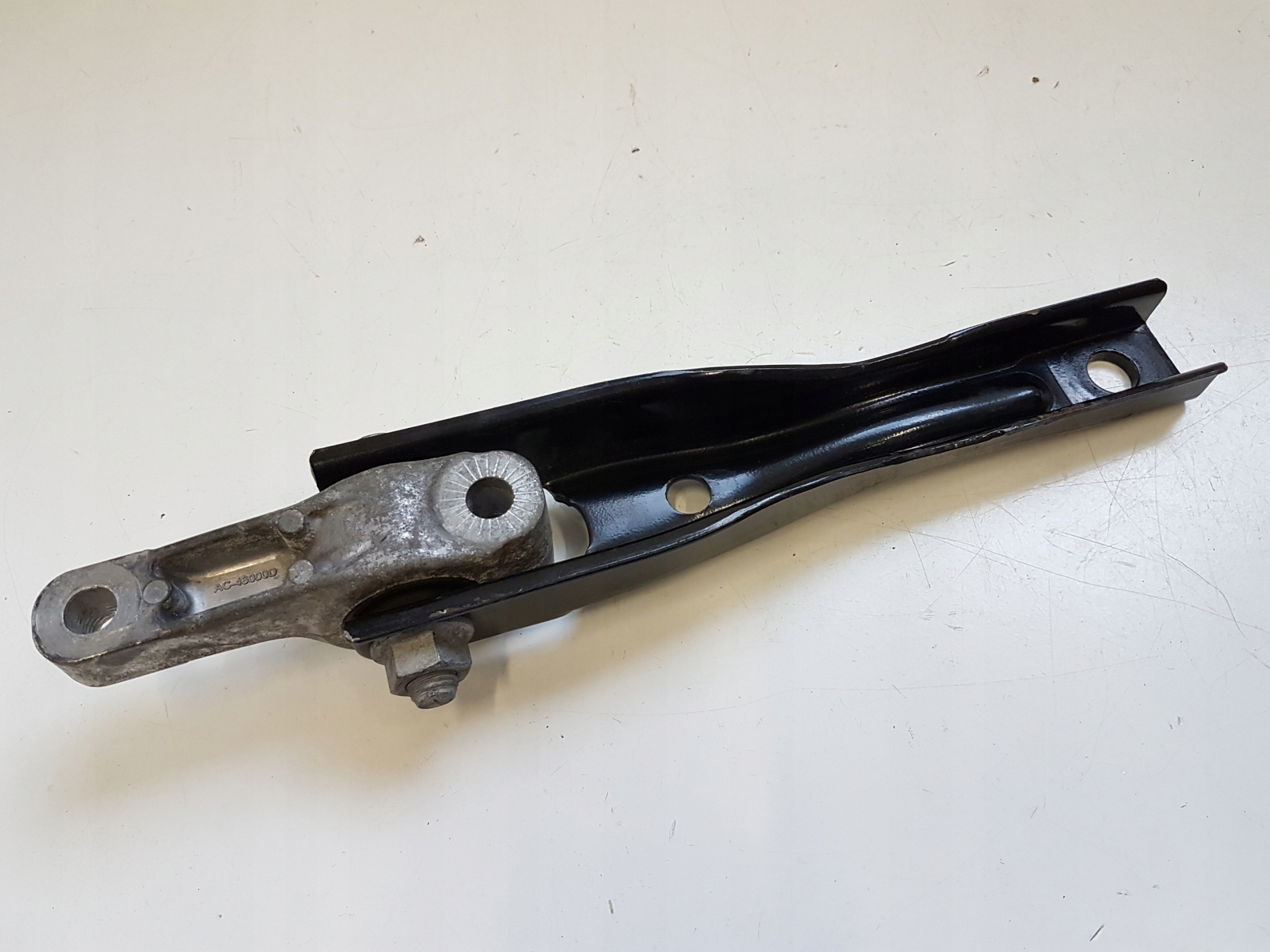 PODUSZKA ŁAPA SKRZYNI AUDI TT 8S 2.0 TFSI 14-20 Producent części AC