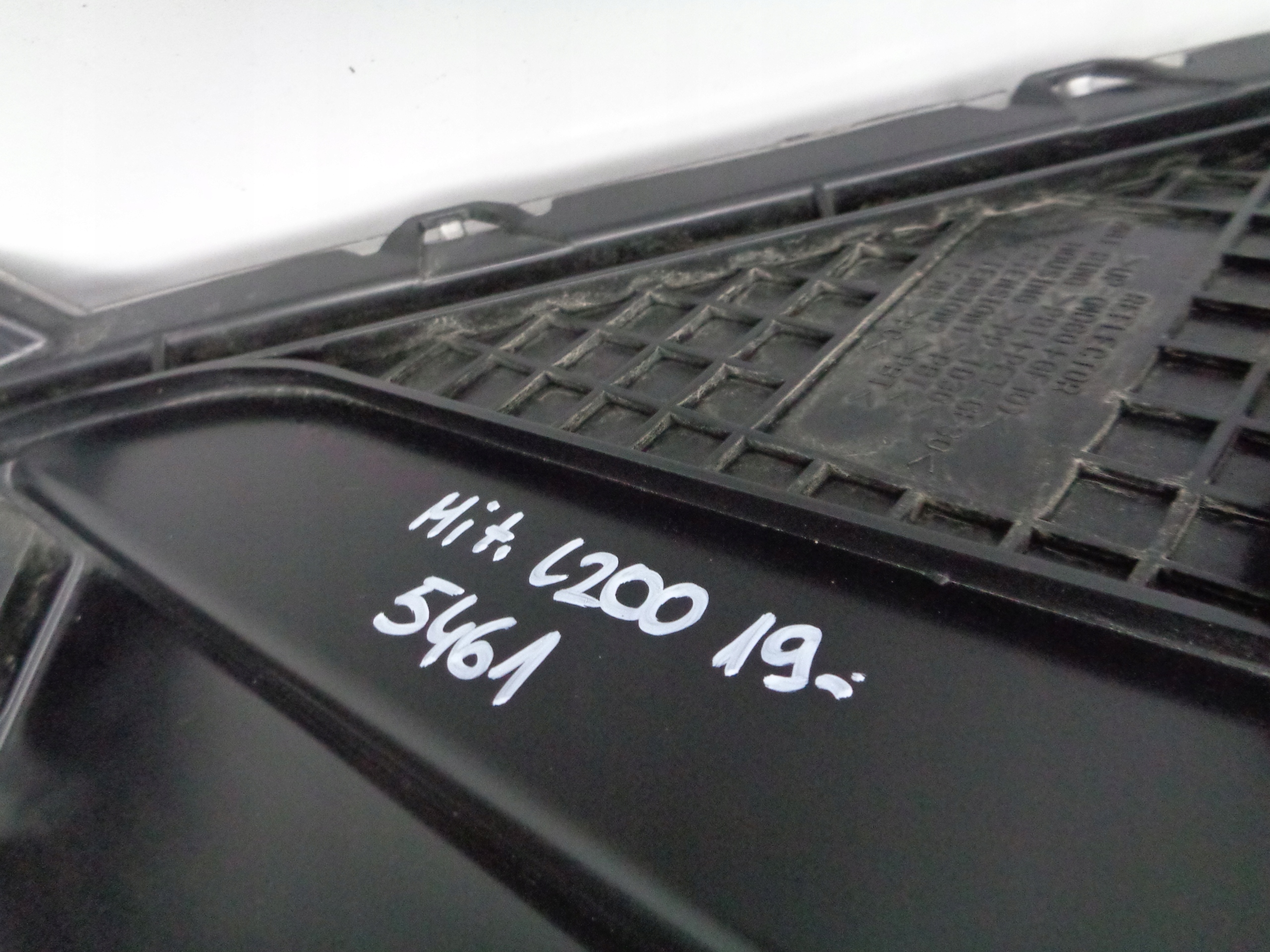 LICHT LINKS REFLEKTOR MITSUBISHI L200 19