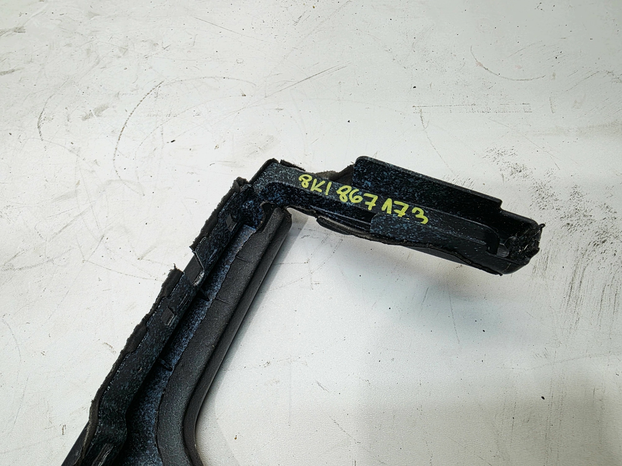 armrest door left front AUDI A4 B8 8K1867173 SOUL