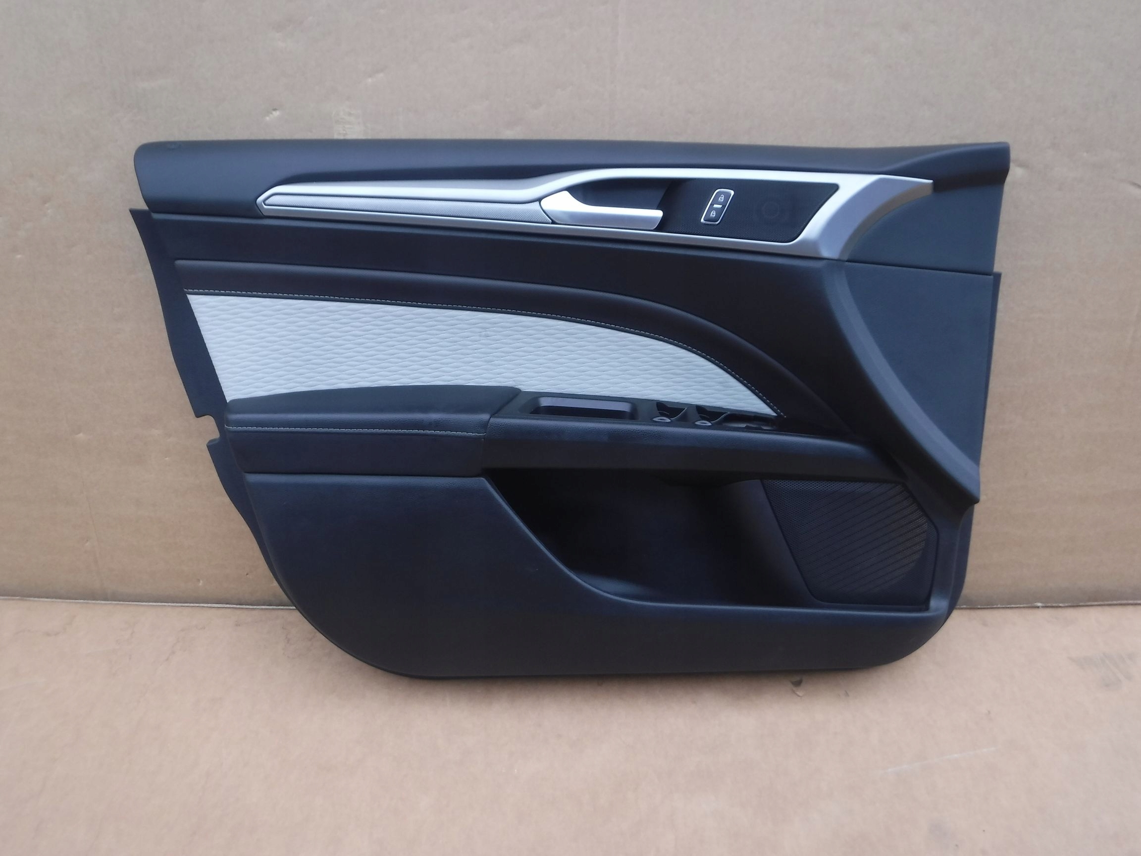 BOCZEK DRZWI LEWY PRZÓD FORD FUSION USA LIFT