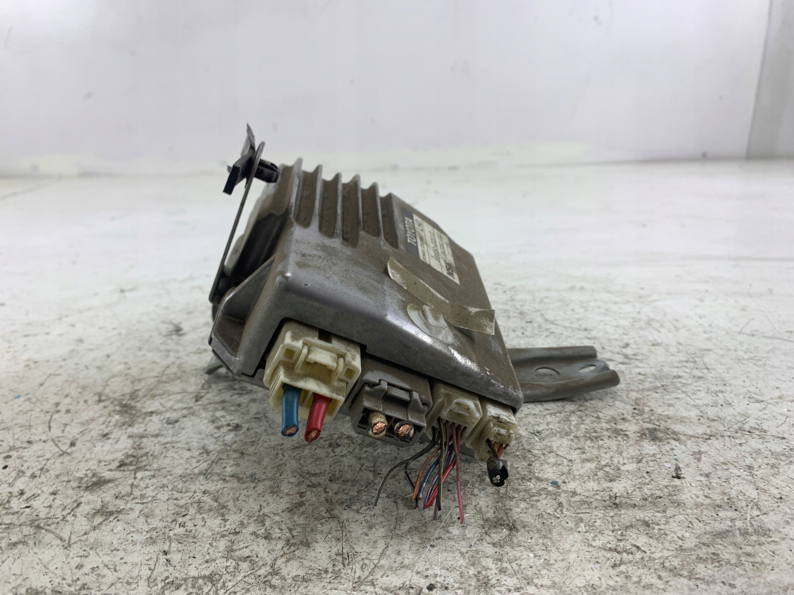 TOYOTA COROLLA E12 module unité de commande électronique uce crémaillère de direction 89650-02010