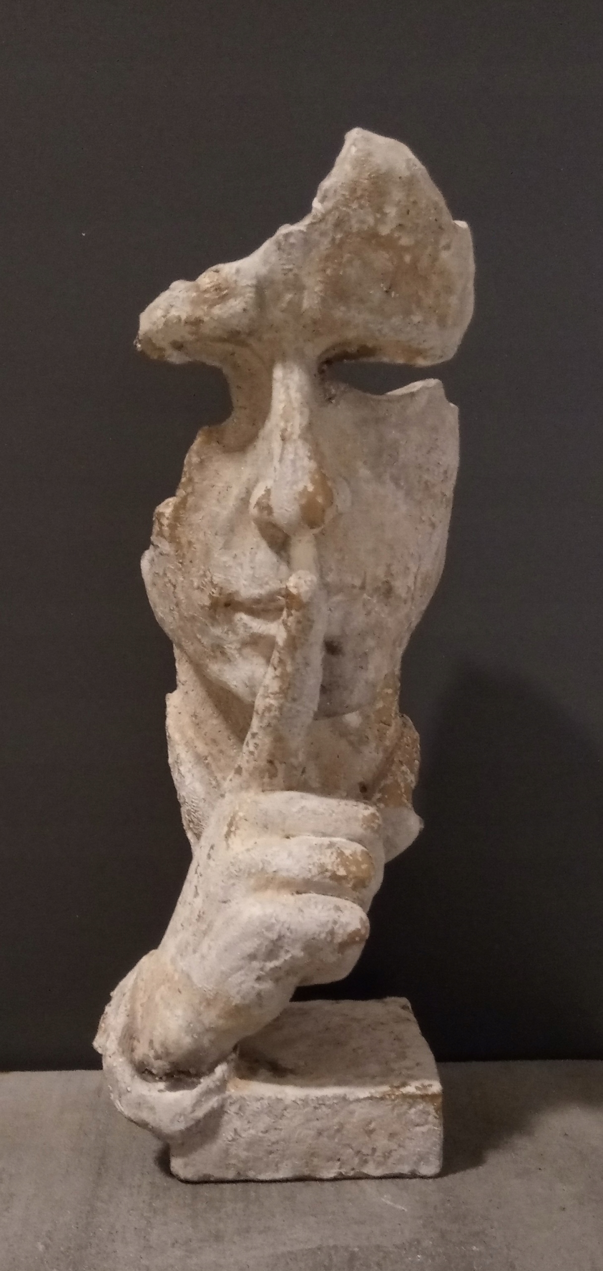 

Rzeźba -Cisza .H-33cm.