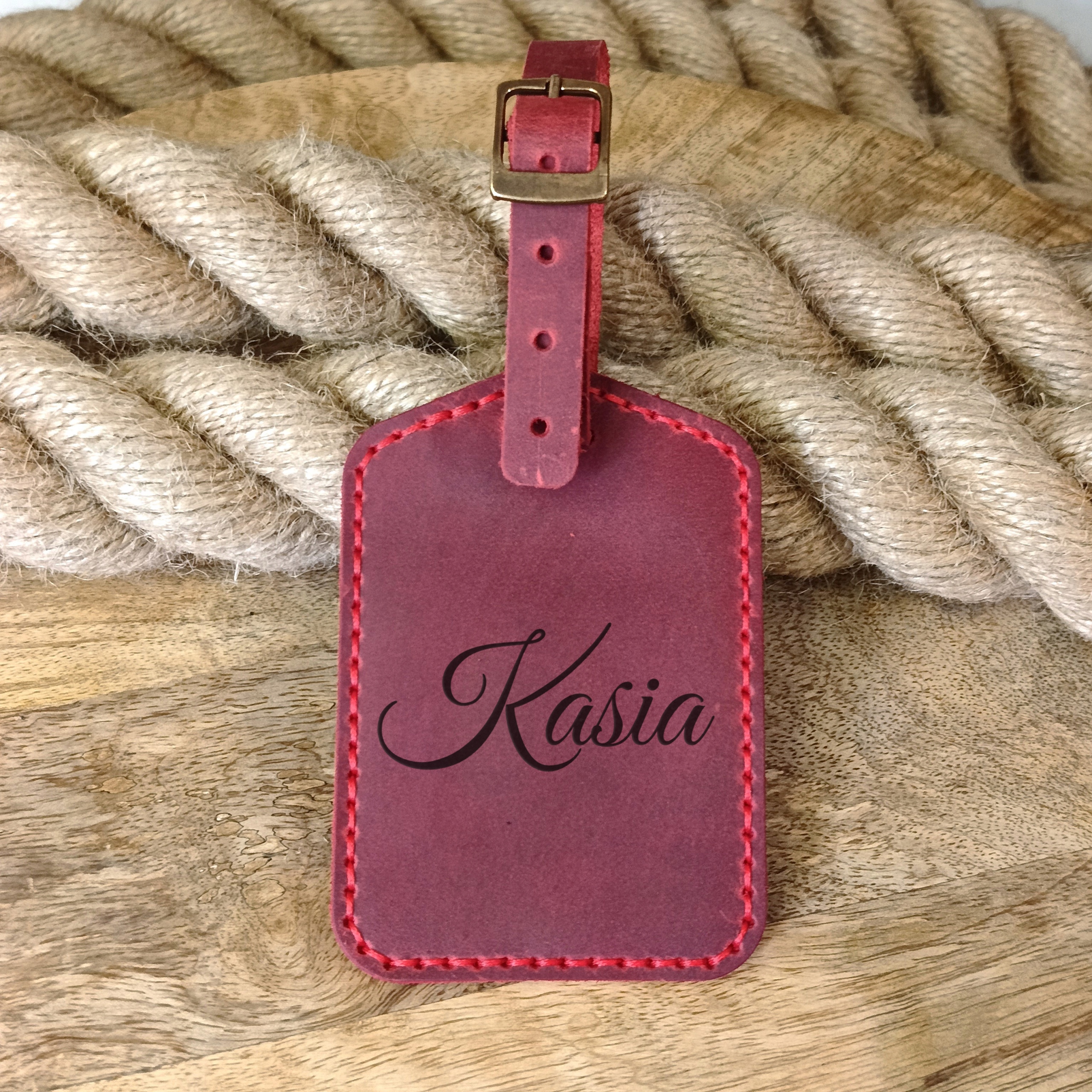 Přívěsek na zavazadlo na kufr s iniciálami s gravírováním kožený