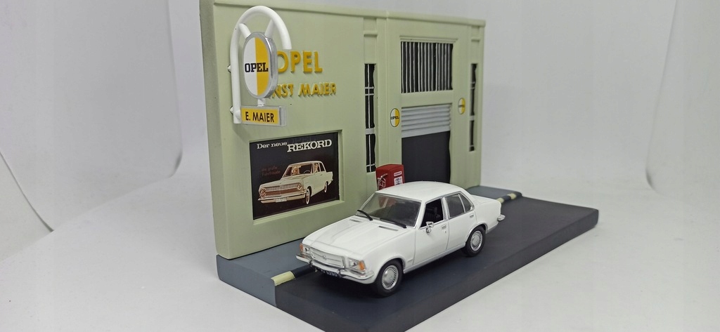 Garážové stání Opel Ernst Maier Diorama 1:43