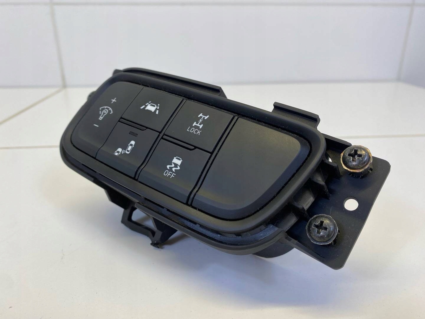 button Hyundai Santa Fe 4 (2018 - 2021) 93700S1200