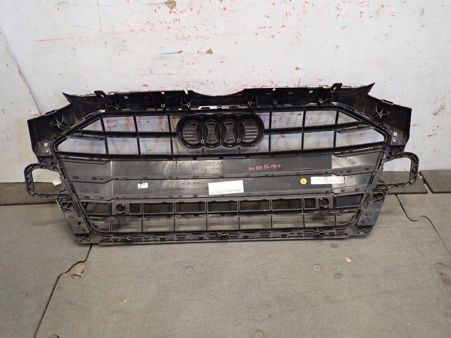 Grill AUDI A4 B9 LIFT 2019- 8W0853651DF
