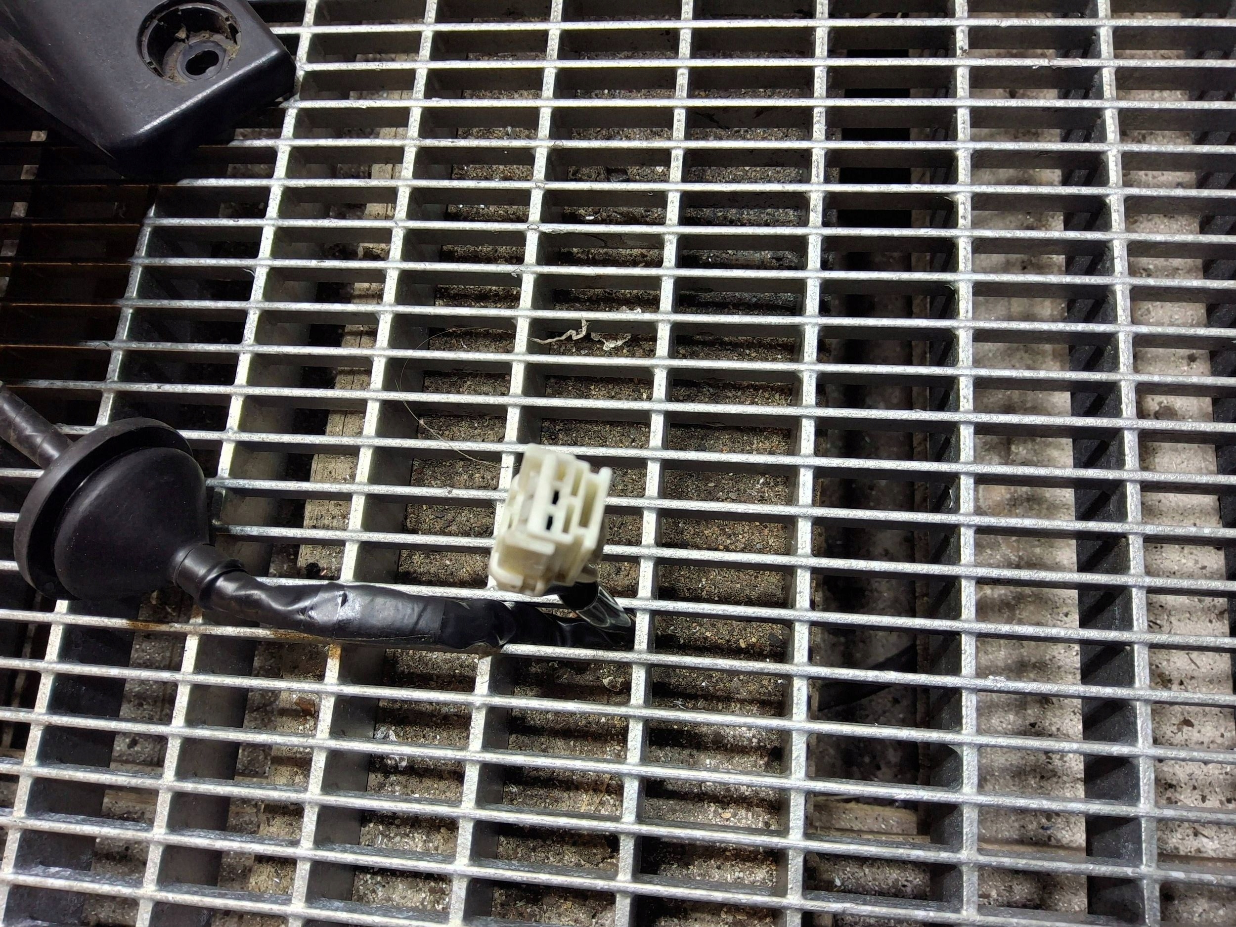 nissan ELGRAND 2004 задний Сторона фонарь левый