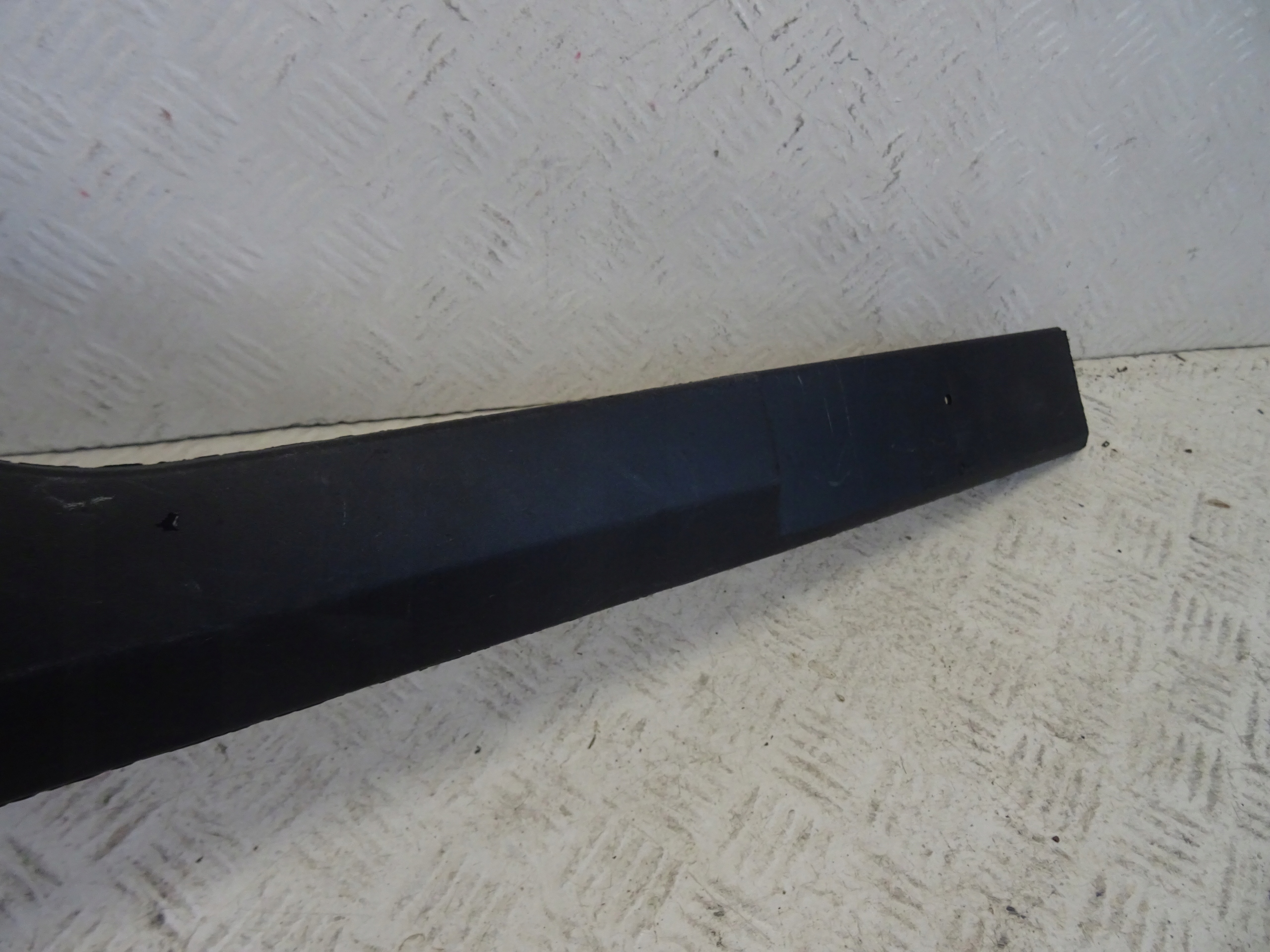 grid of a bumper front front left RENAULT TRAFIC III LIFT 263368383R