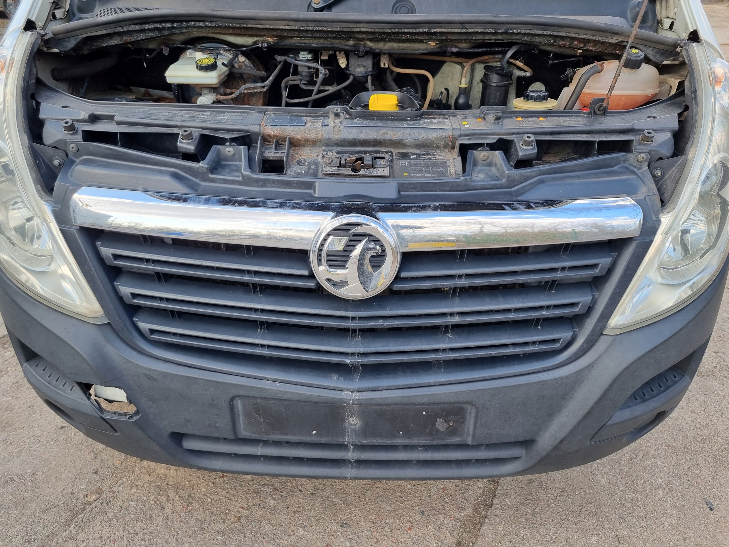 решетка перед радиатора renault мастер 3 III рестайлинг 14-18 FL 2014- 623102803R