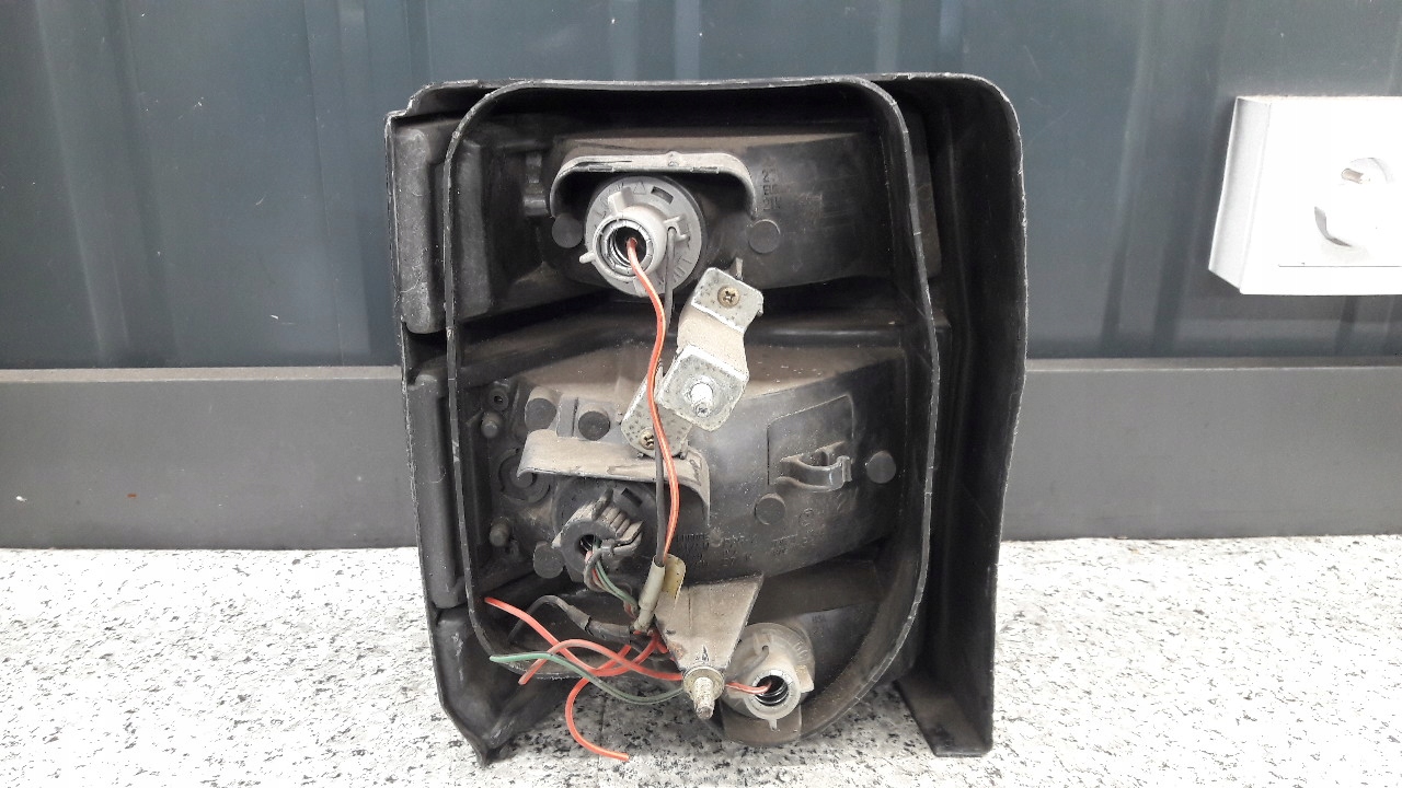 фонарь правый задний subaru JUSTY и