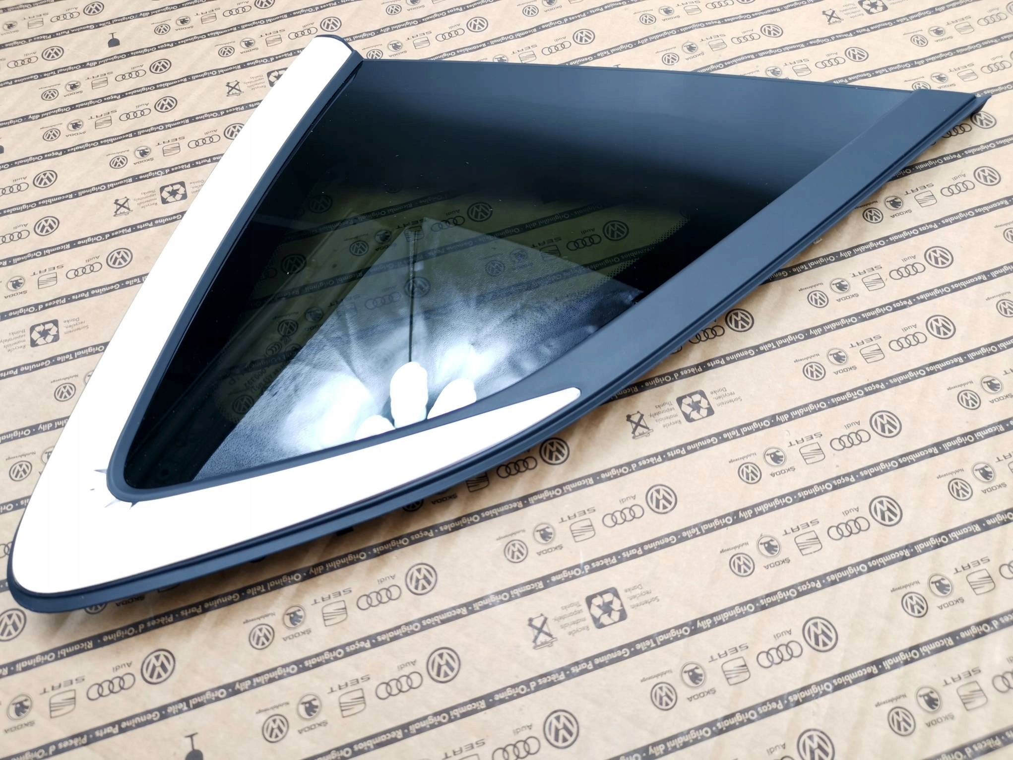 NOWY ORG SZYBA DRZWI LEWY TYŁ HYUNDAI TUCSON III