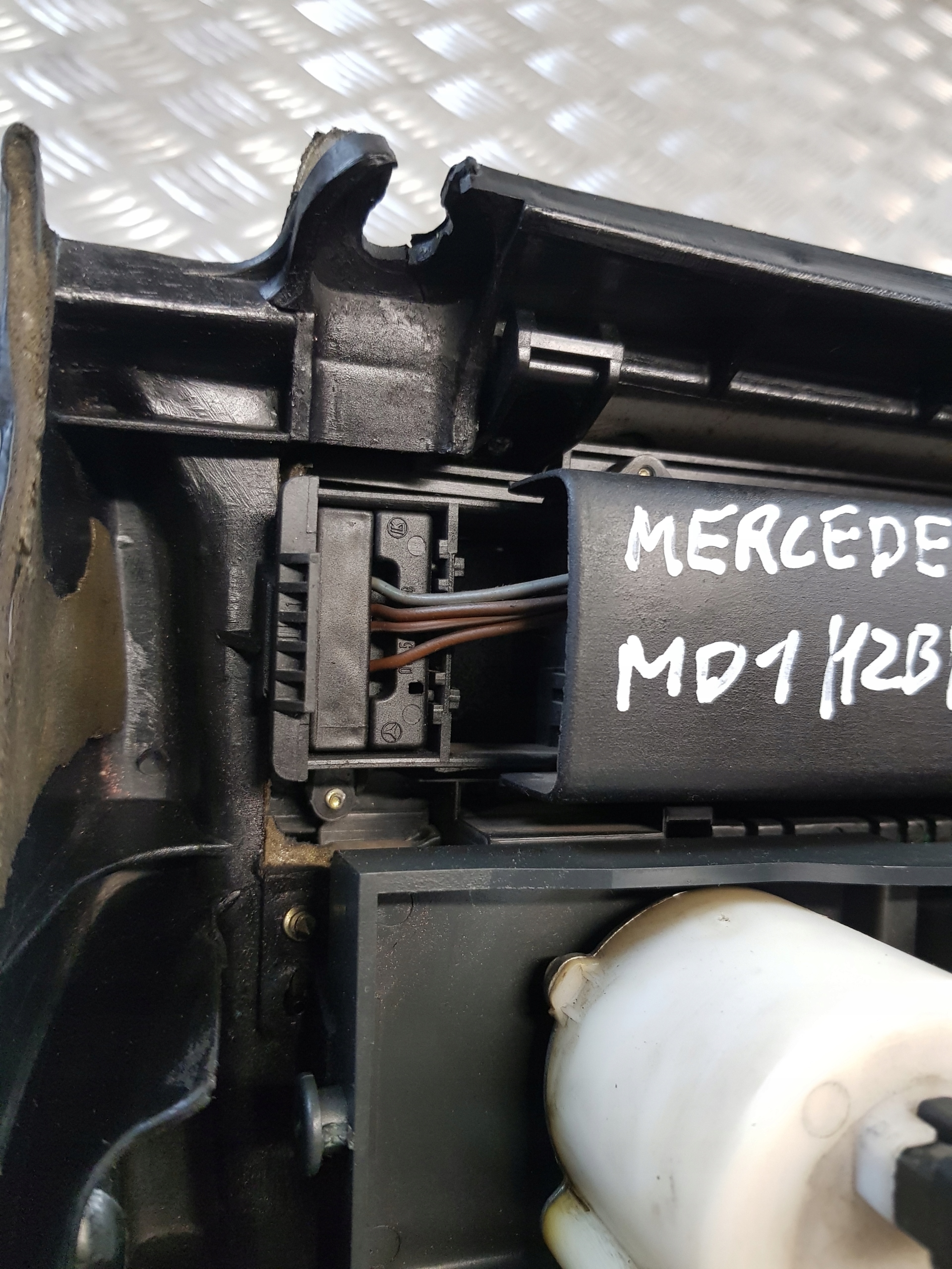 PANEL klími klimatizaci MERCEDES W124