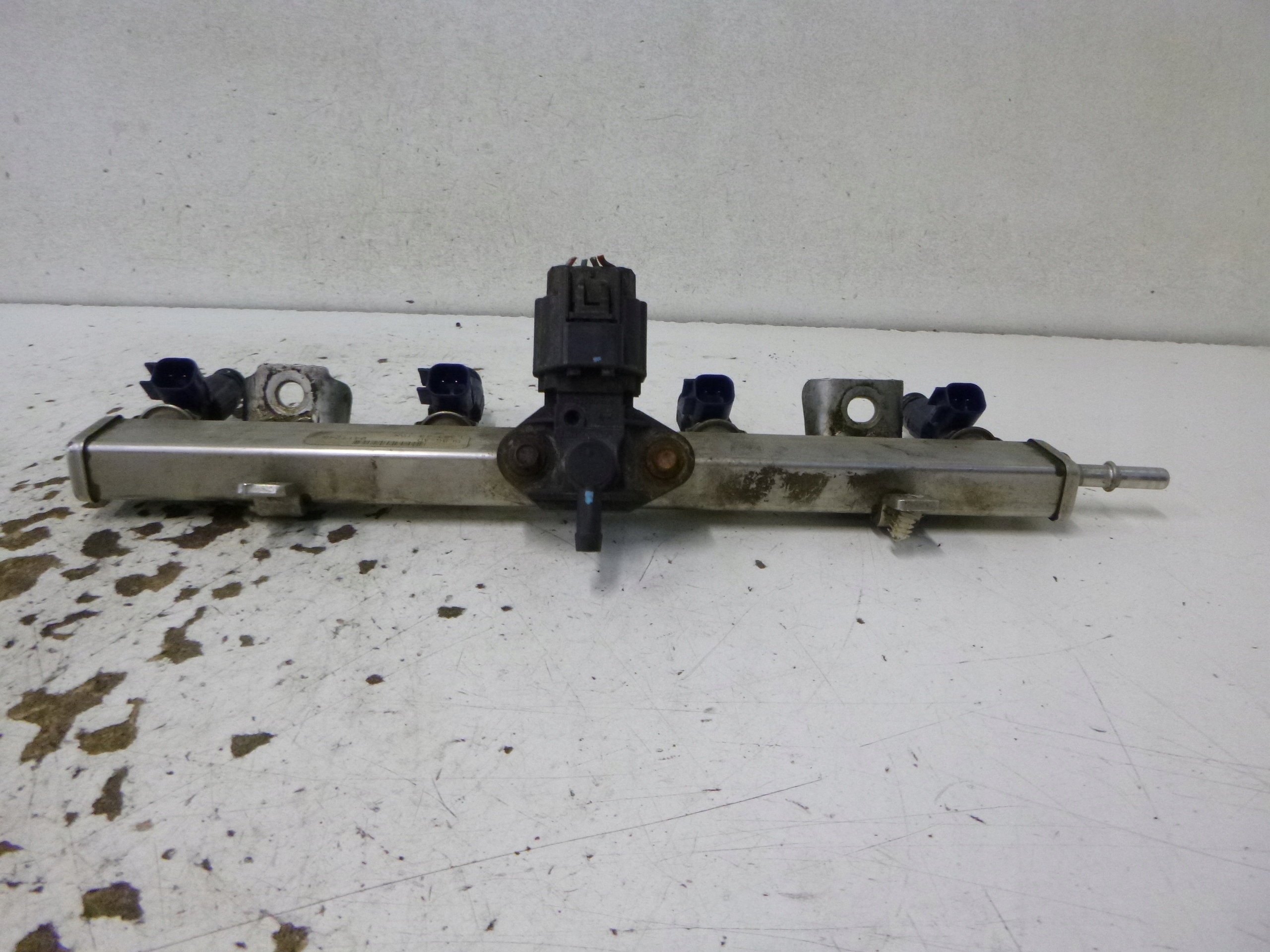 Rampe injection Injecteurs Mazda Tribute 2.3 2000-2007 5L8G-9D280-AD