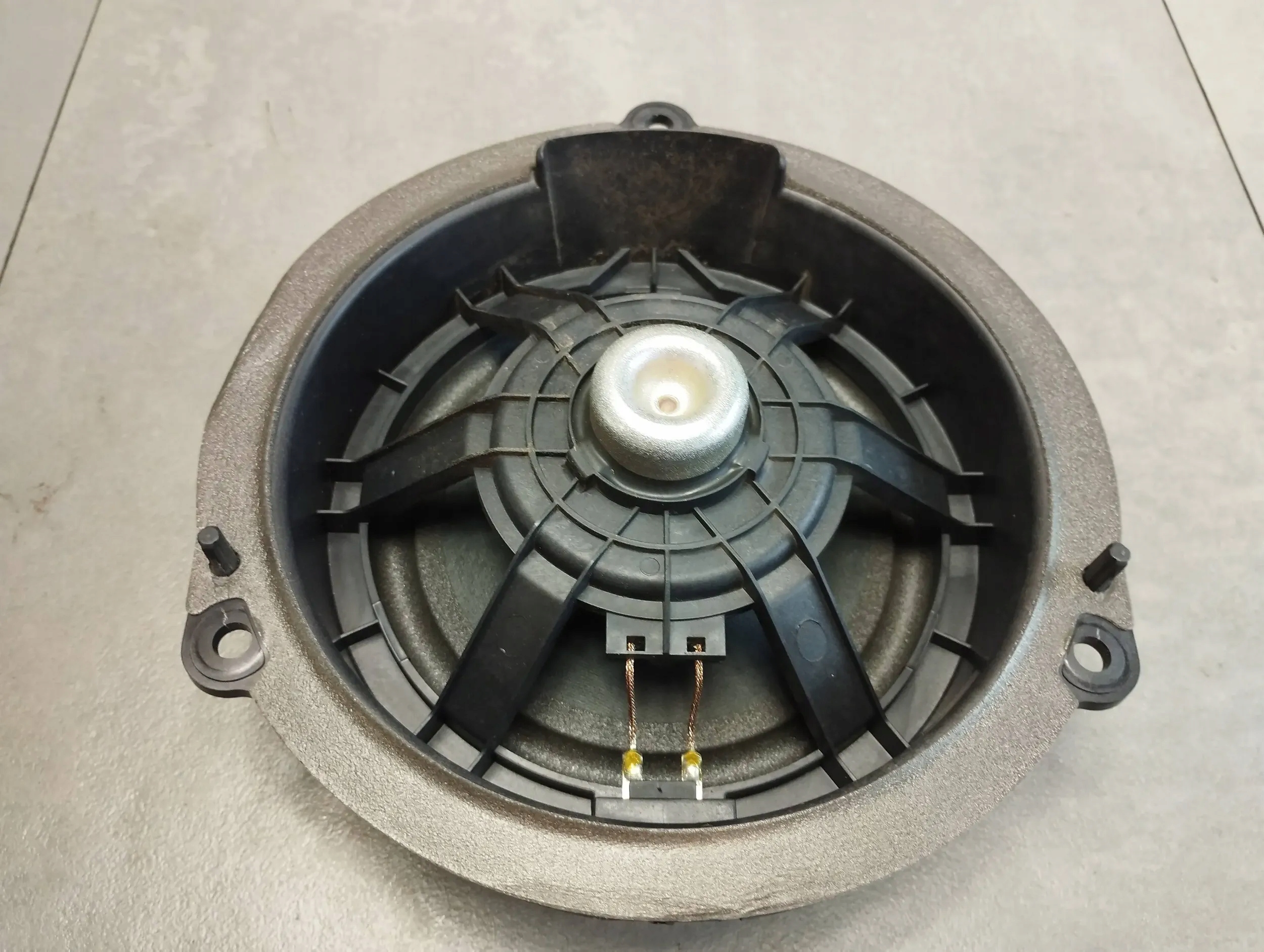 Audi A6 C7 4G speaker door right rear part 4G1035411