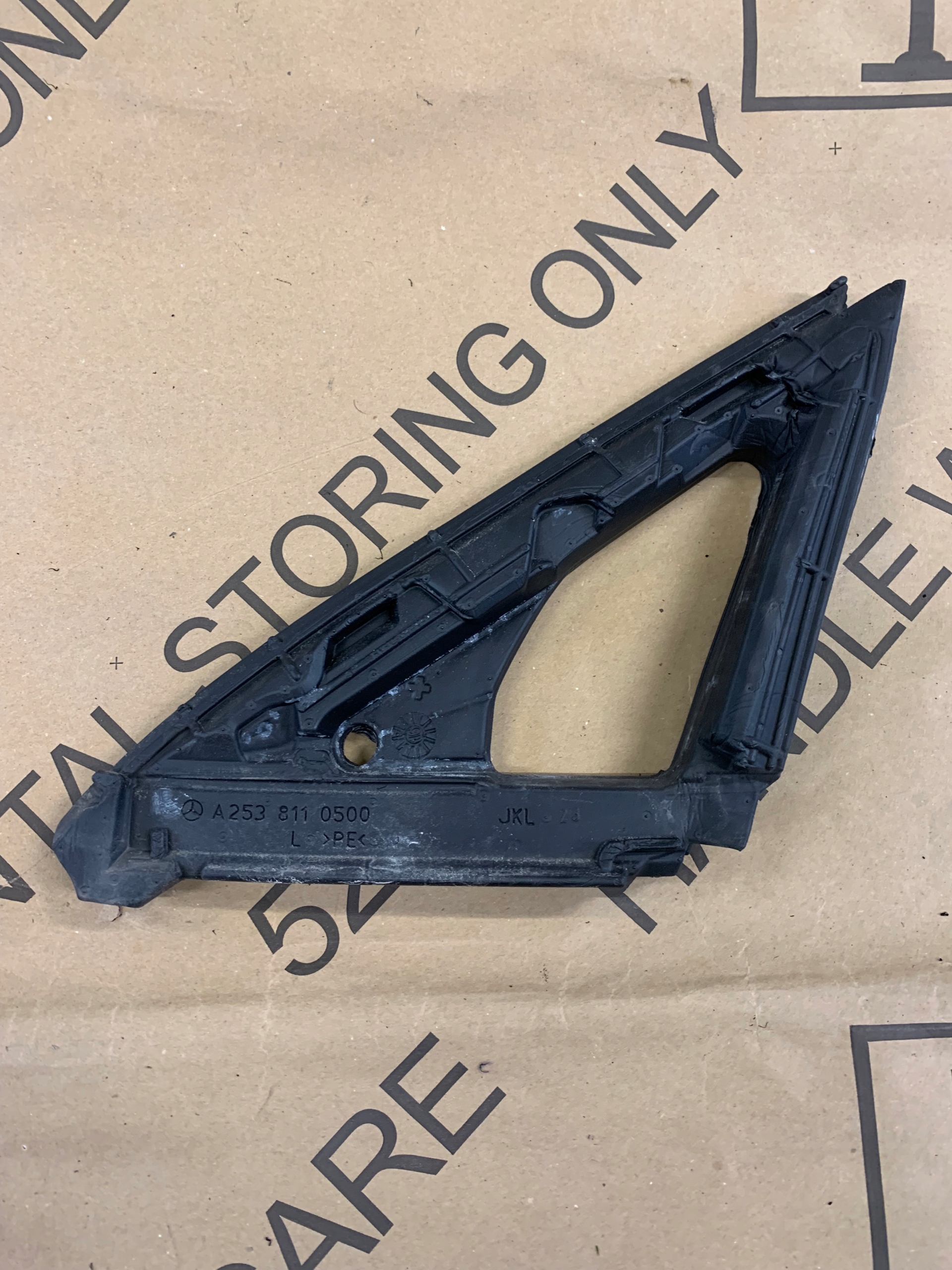 USZCZELKA LEWEGO LUSTERKA MERCEDES GLC W253 A2538110500