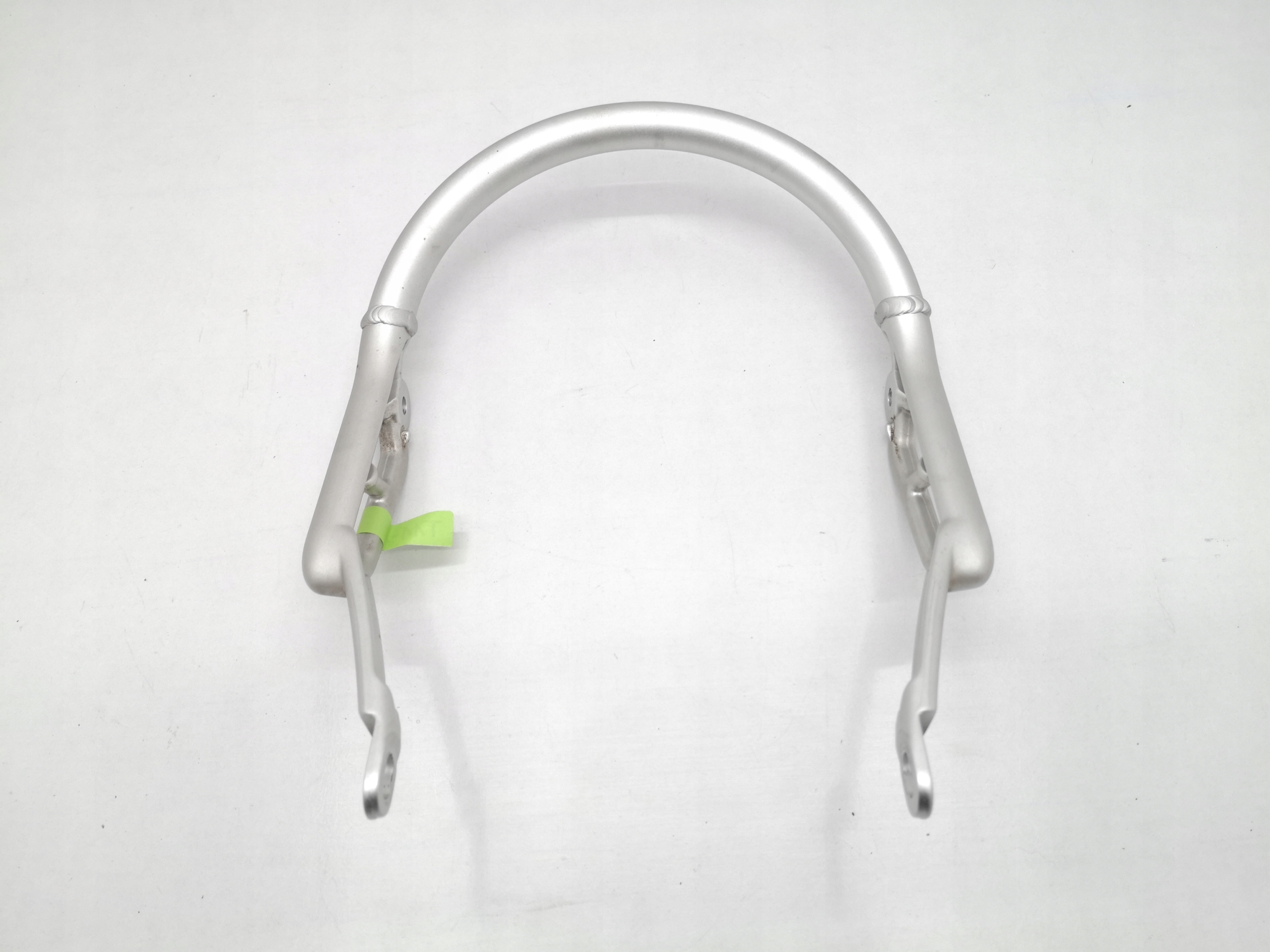 SCRAMBLER 1200 UCHWYT PASAZERA RACZKA T2309276 Part manufacturer Triumph oryginalne OE