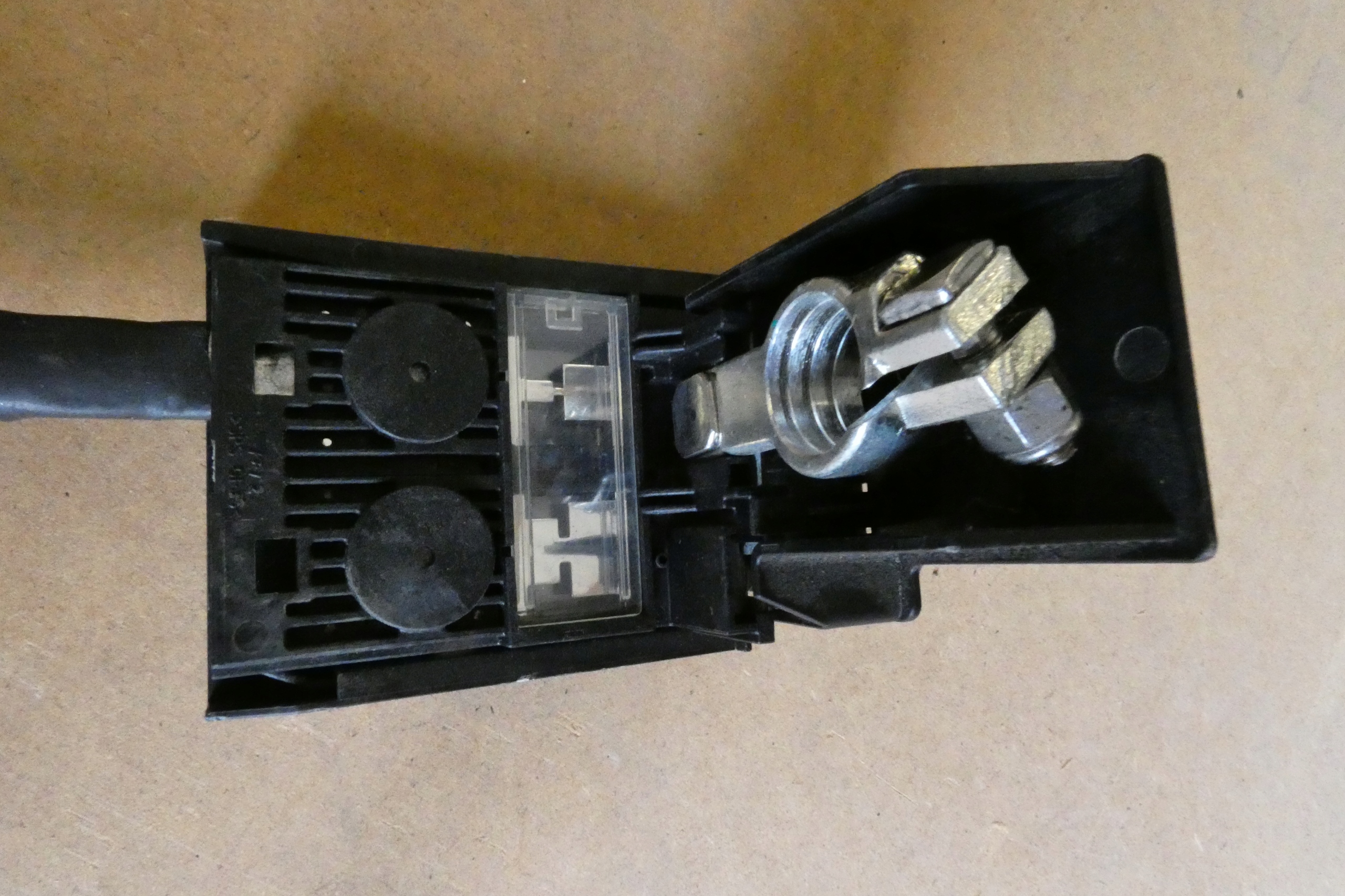 MG MG4 Borne kabel plusowy 11378056