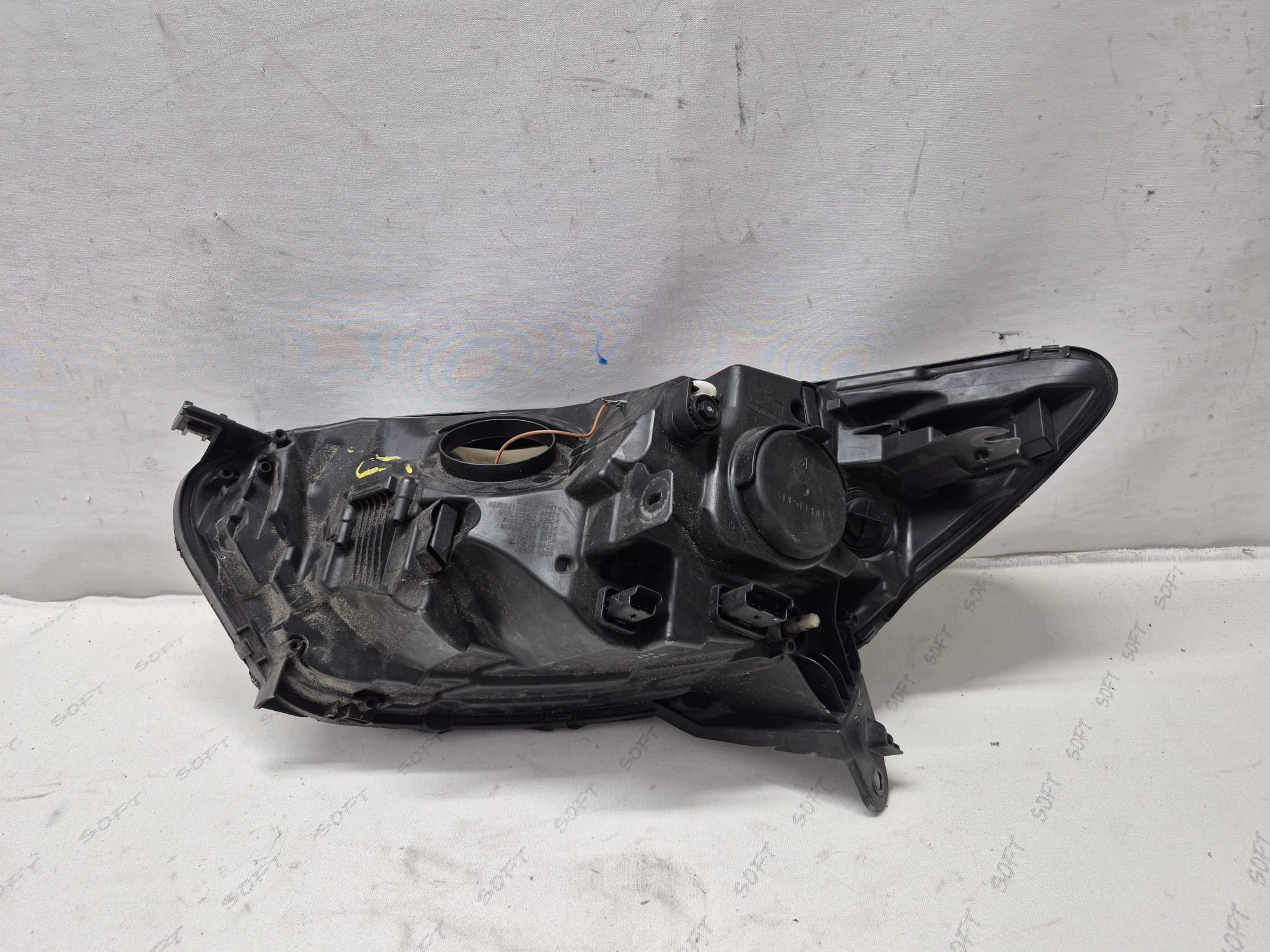 RENAULT CAPTUR and 13- light right front front lens