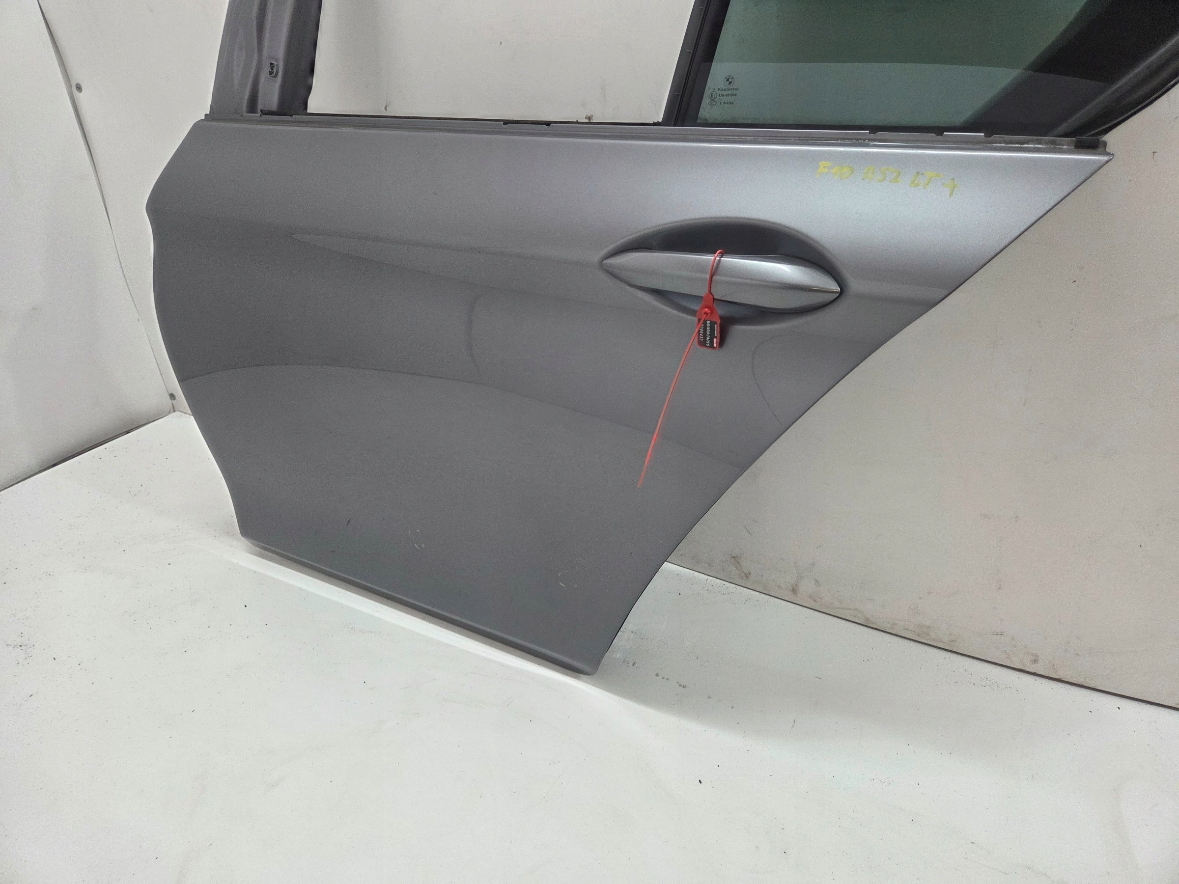door left rear. BMW F10 A52