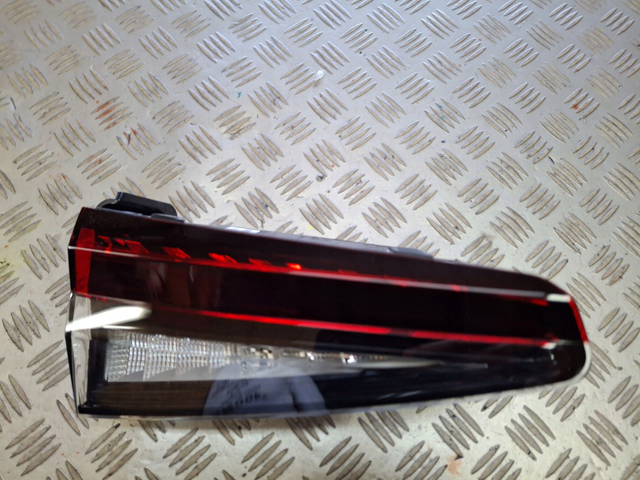 light rear left for the bonnet LED SKODA SUPERB IV 2023R->