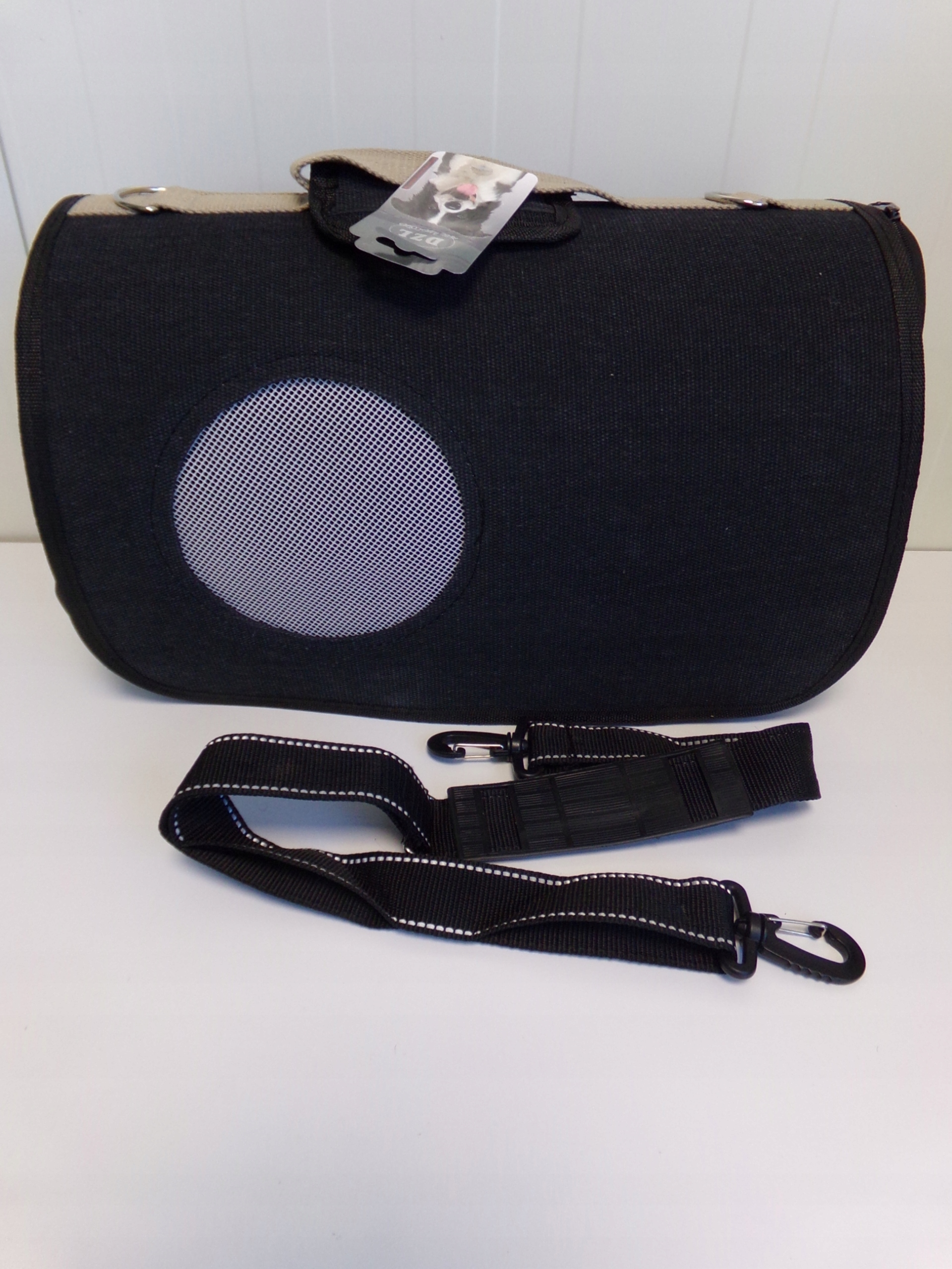 Levně Přepravka pro kočky a psy L 43x24x27 cm, vesmírná kapsle, ventilovaná, pevná