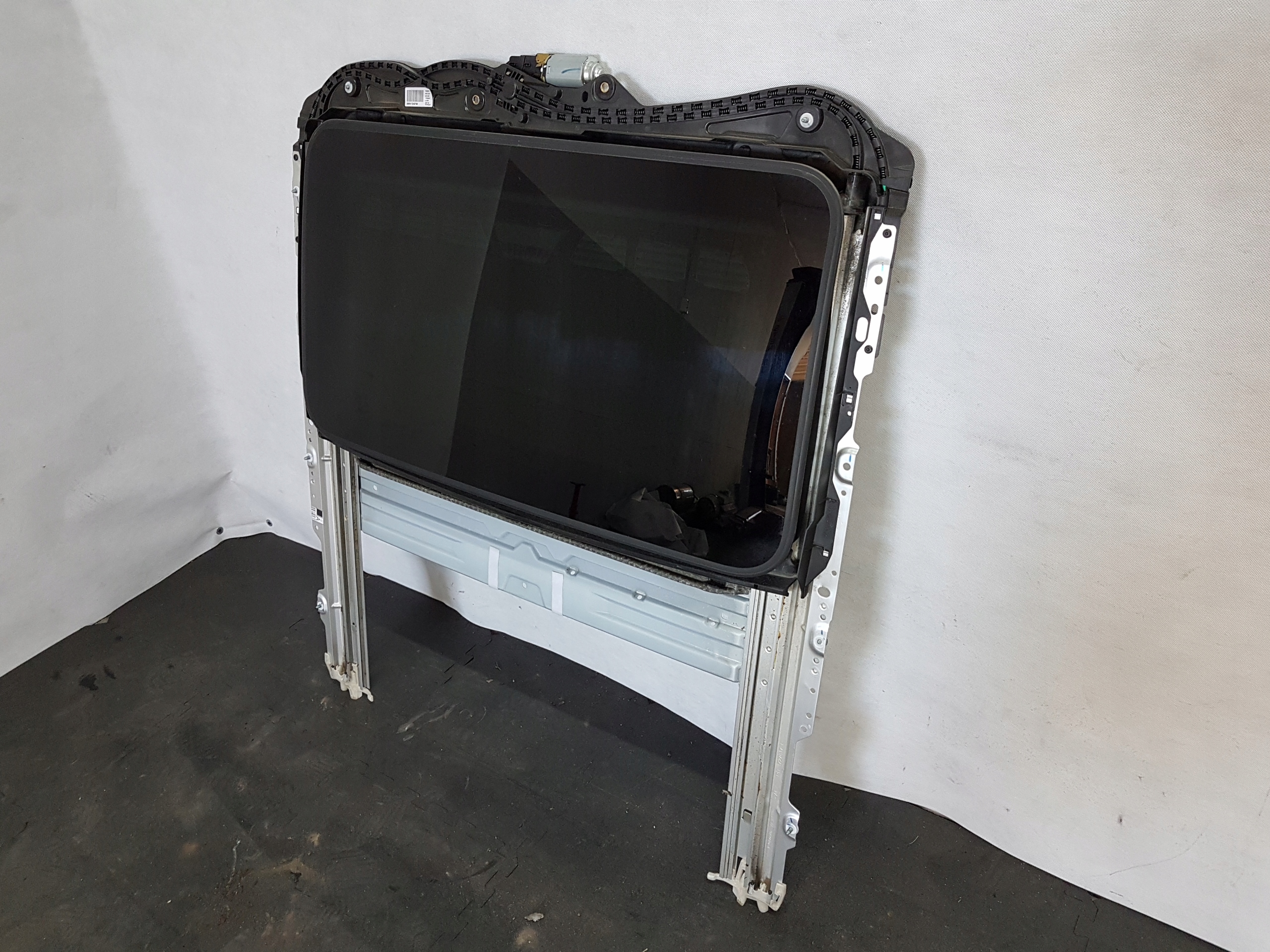 7249799 - BMW F20 F21 люк в зборі