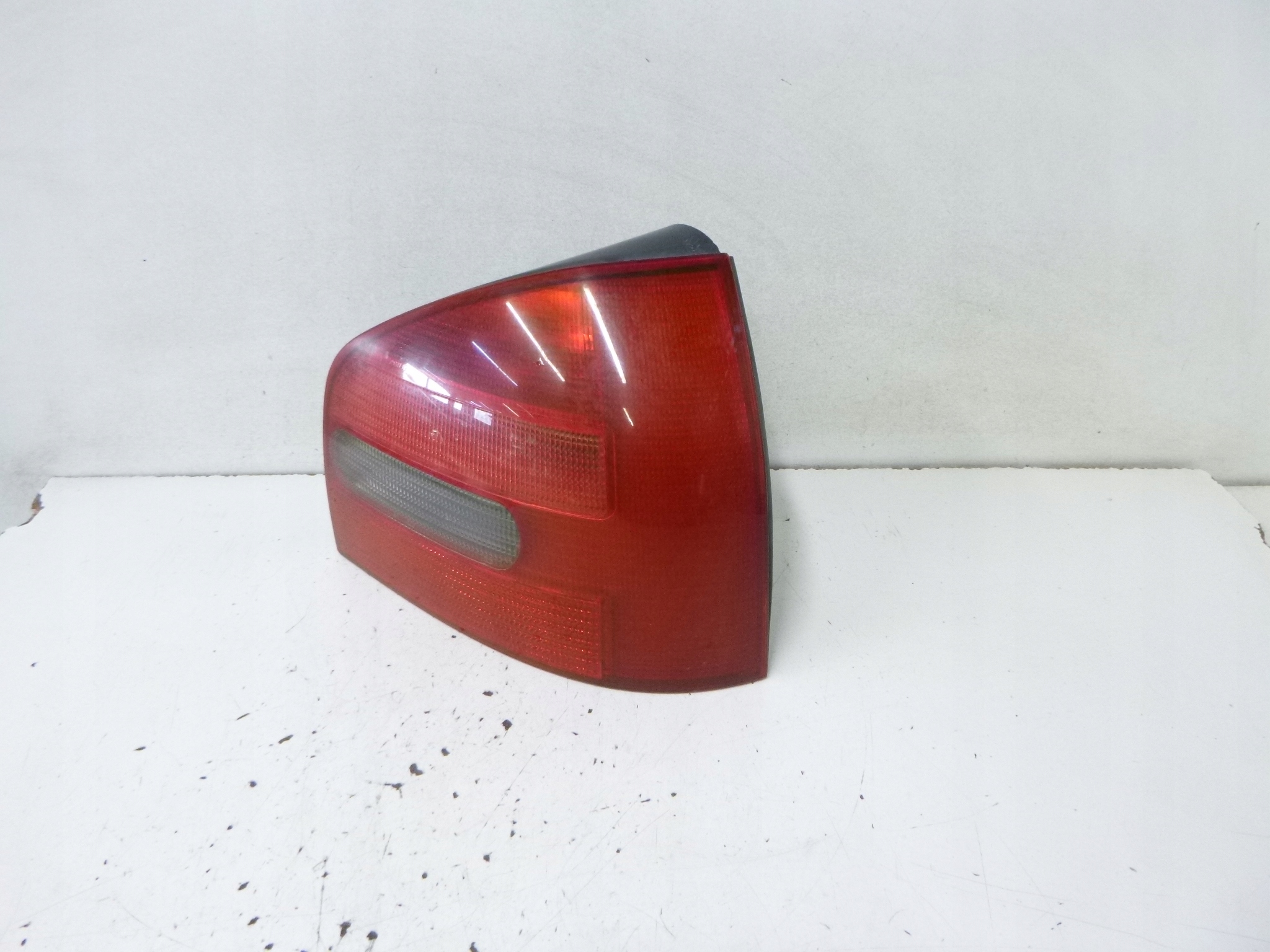 light rear Audi A3 8L 5d 00r. 8L0945096