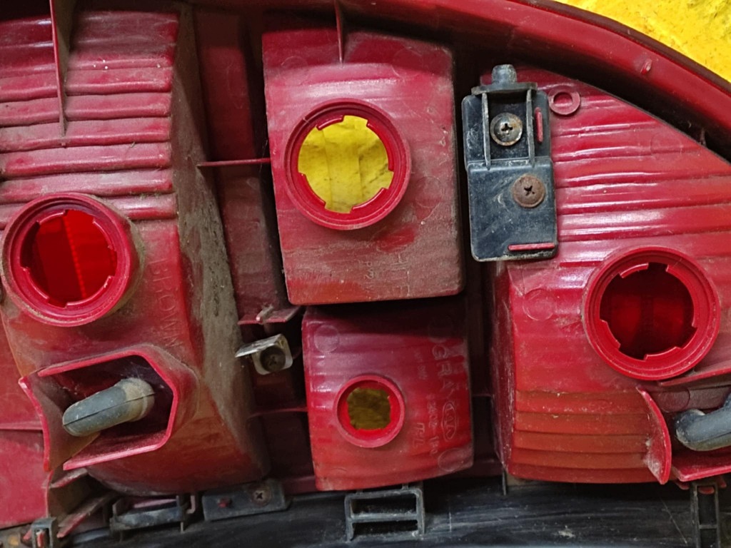 KIA SPORTAGE II light right rear part 924021F0