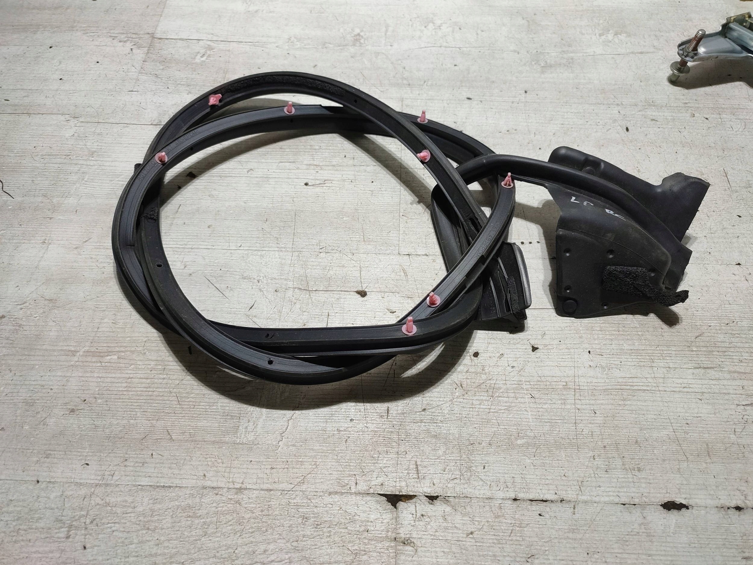 Lexus RC 2019 front side left gasket door