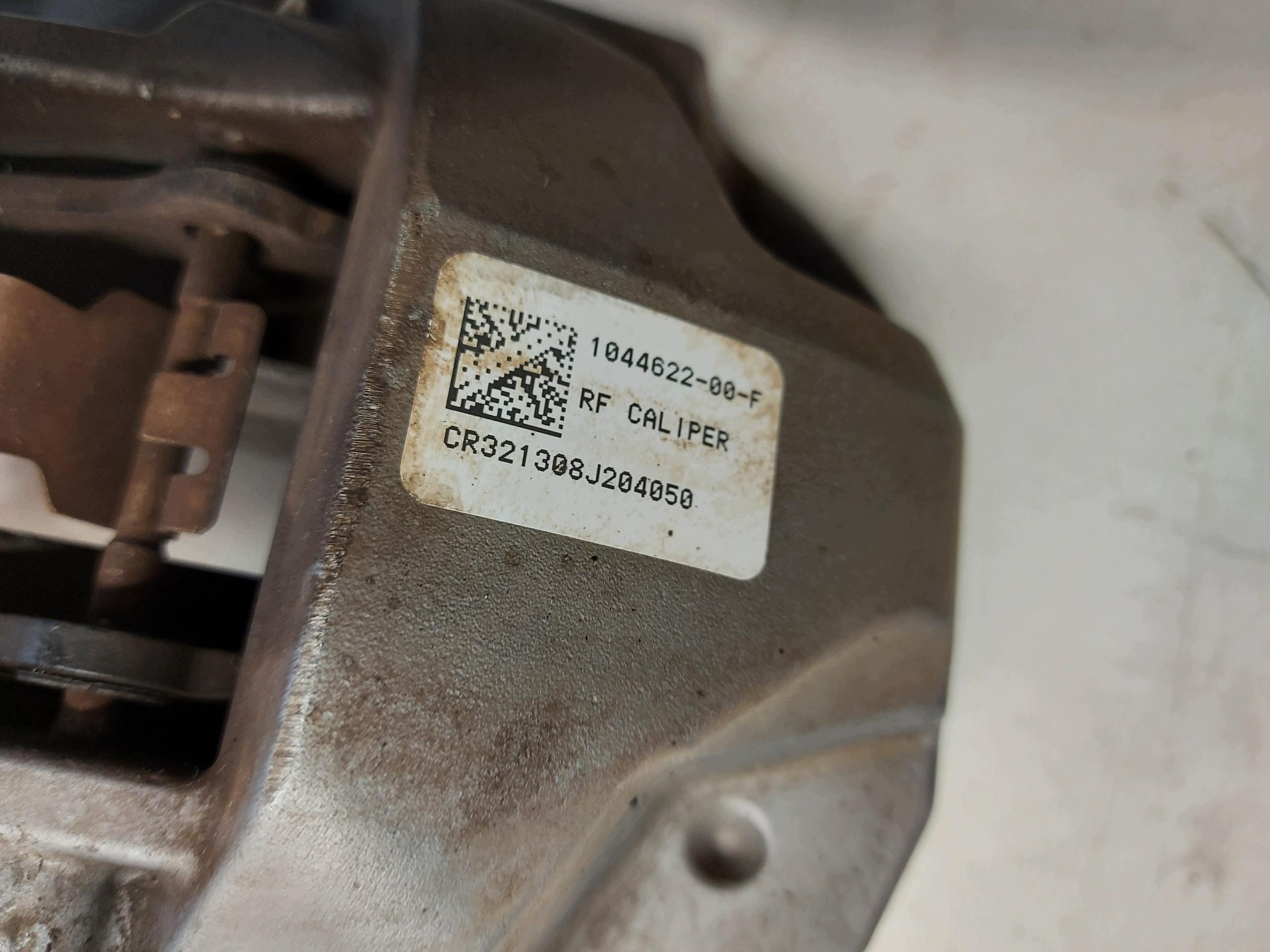 TESLA MODEL 3 2022r caliper brake front right 1044622-00-F
